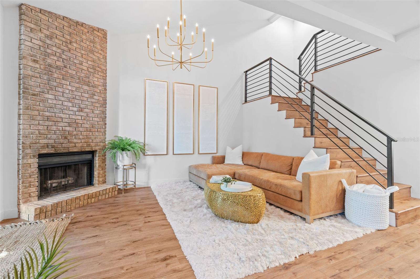 MOORINGS ON LAKE MAITLAND CONDO BLDG 05 - Residential