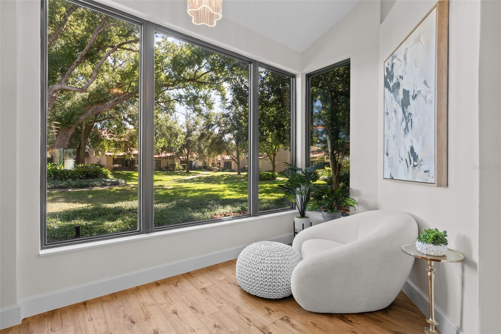 MOORINGS ON LAKE MAITLAND CONDO BLDG 05 - Residential