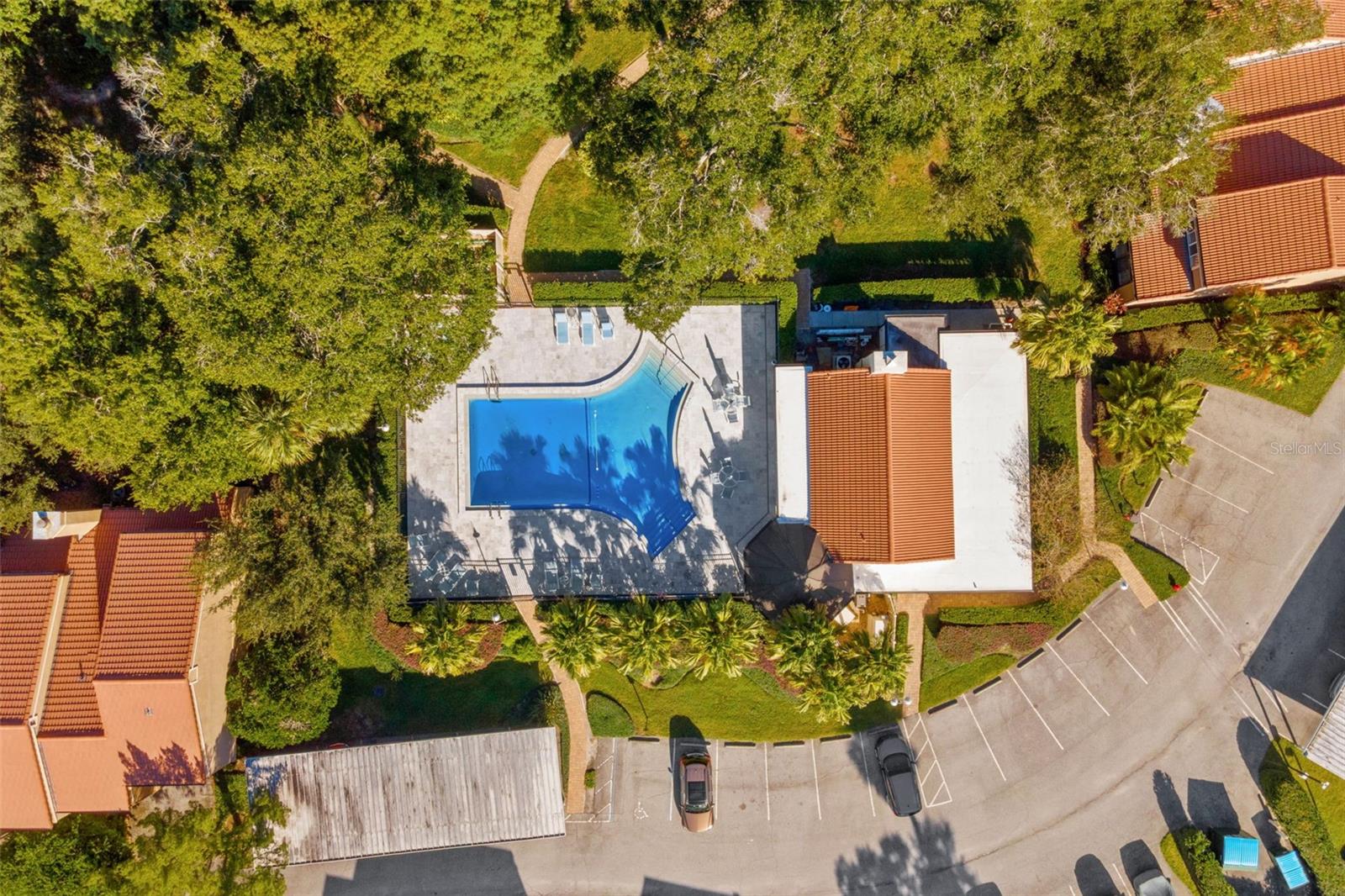 MOORINGS ON LAKE MAITLAND CONDO BLDG 05 - Residential