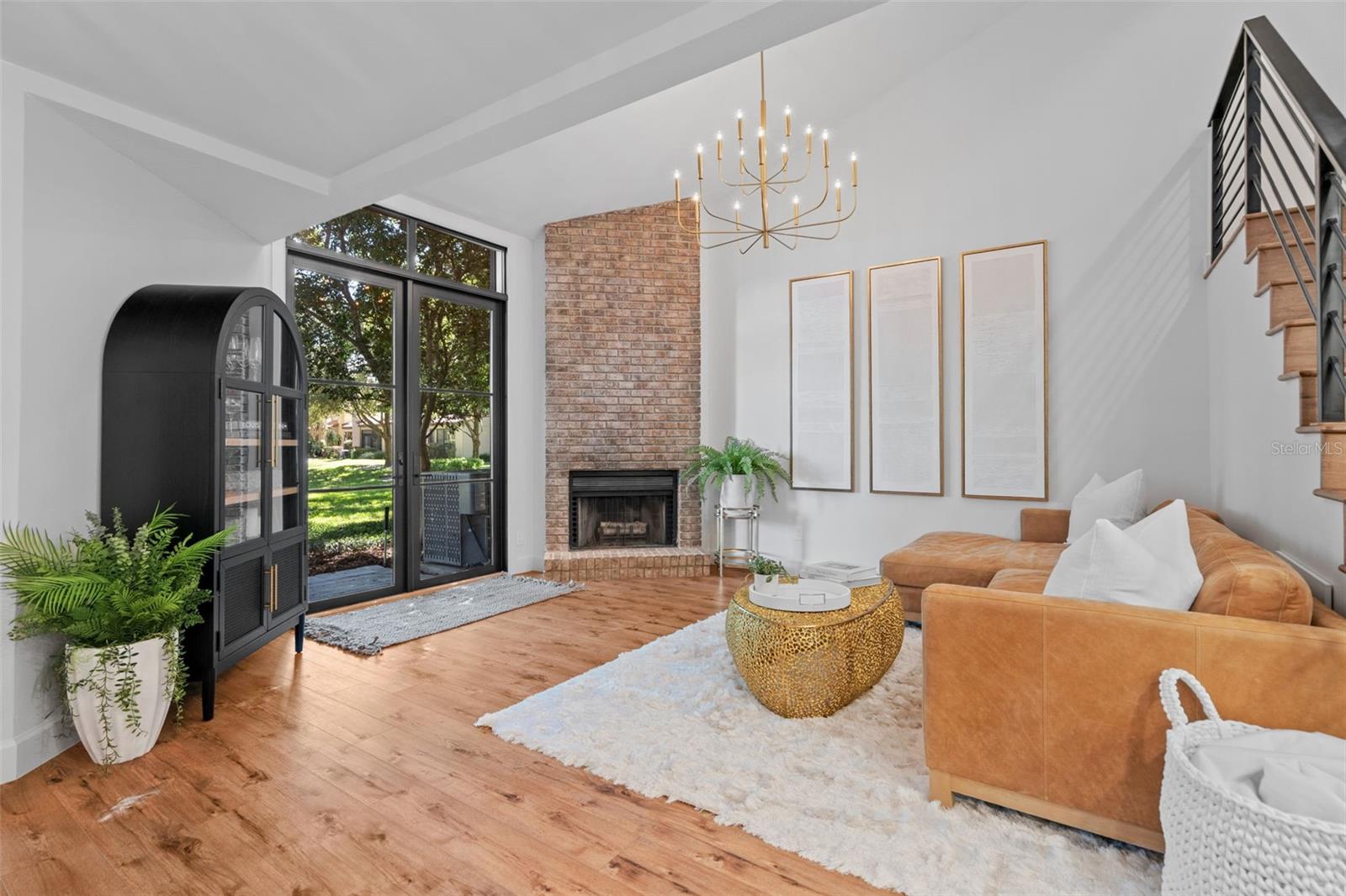 MOORINGS ON LAKE MAITLAND CONDO BLDG 05 - Residential