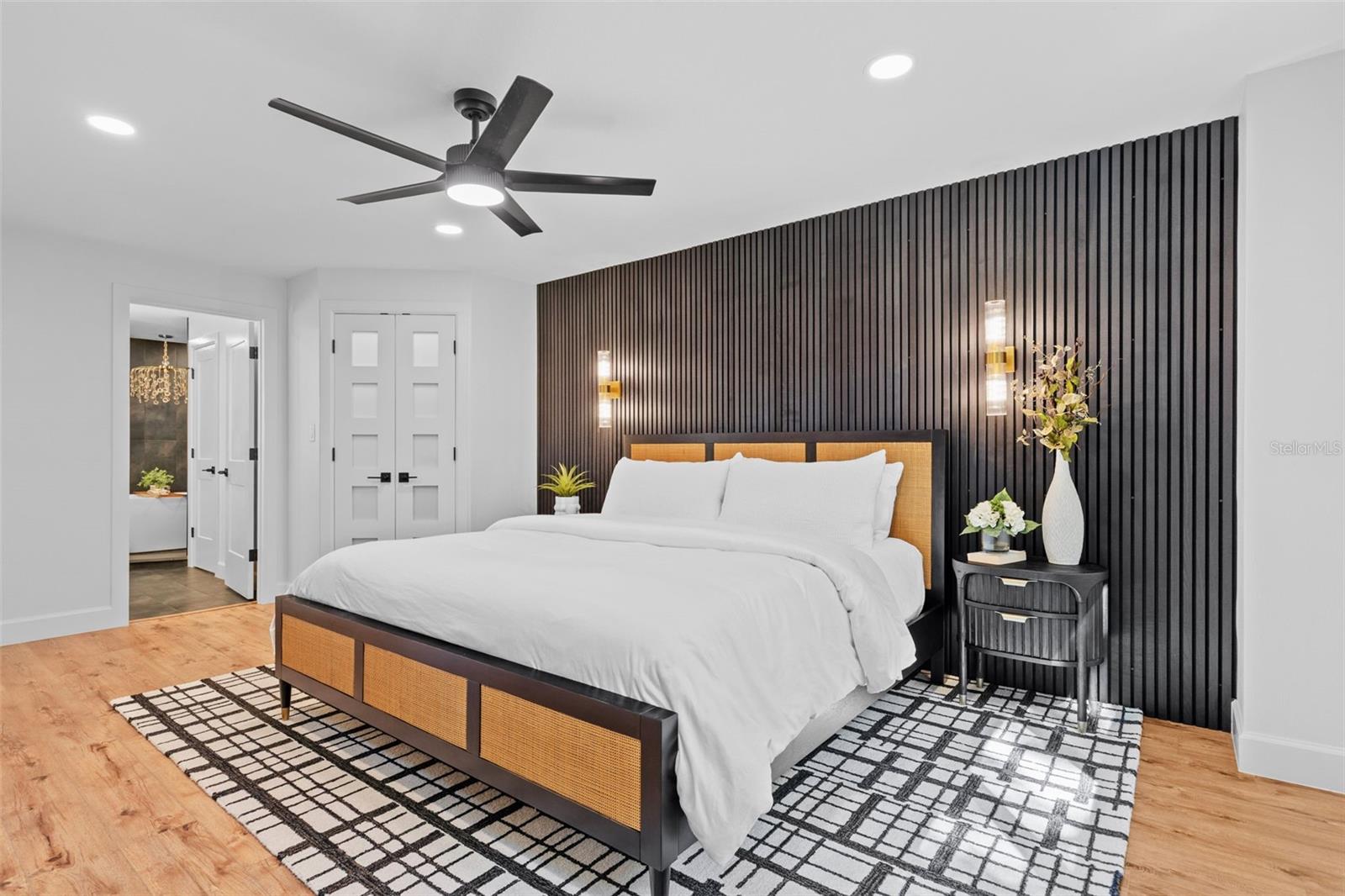 MOORINGS ON LAKE MAITLAND CONDO BLDG 05 - Residential