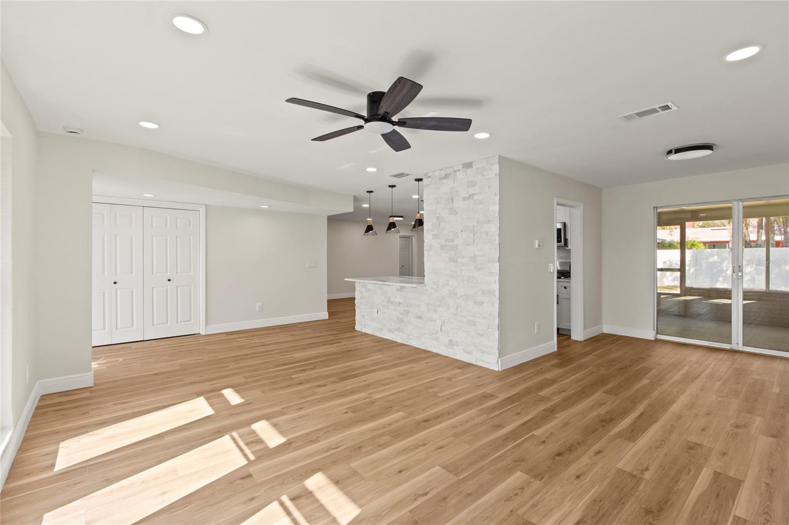 2186 WATERSIDE DRIVE