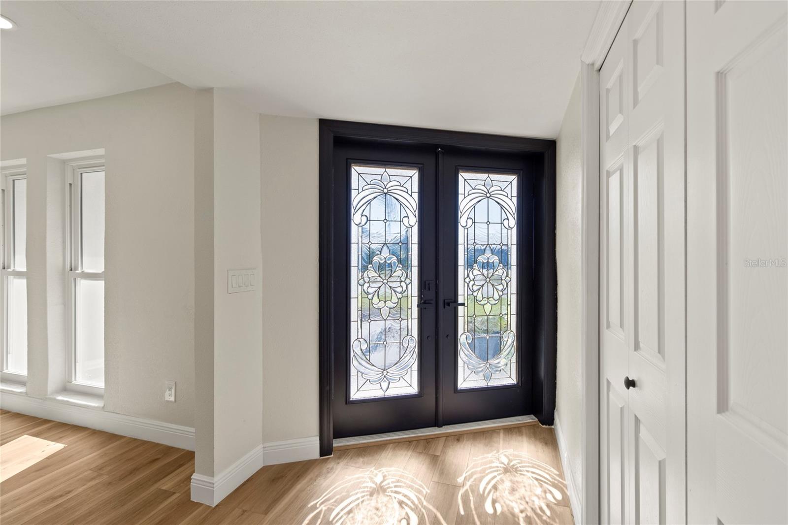 2186 WATERSIDE DRIVE