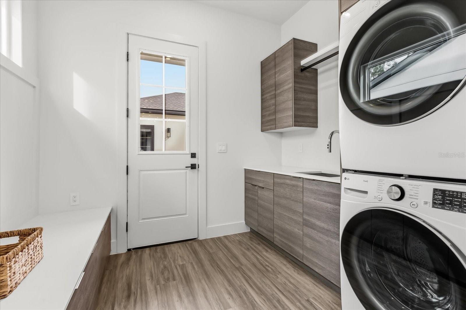 HANDSONHURST - Residential