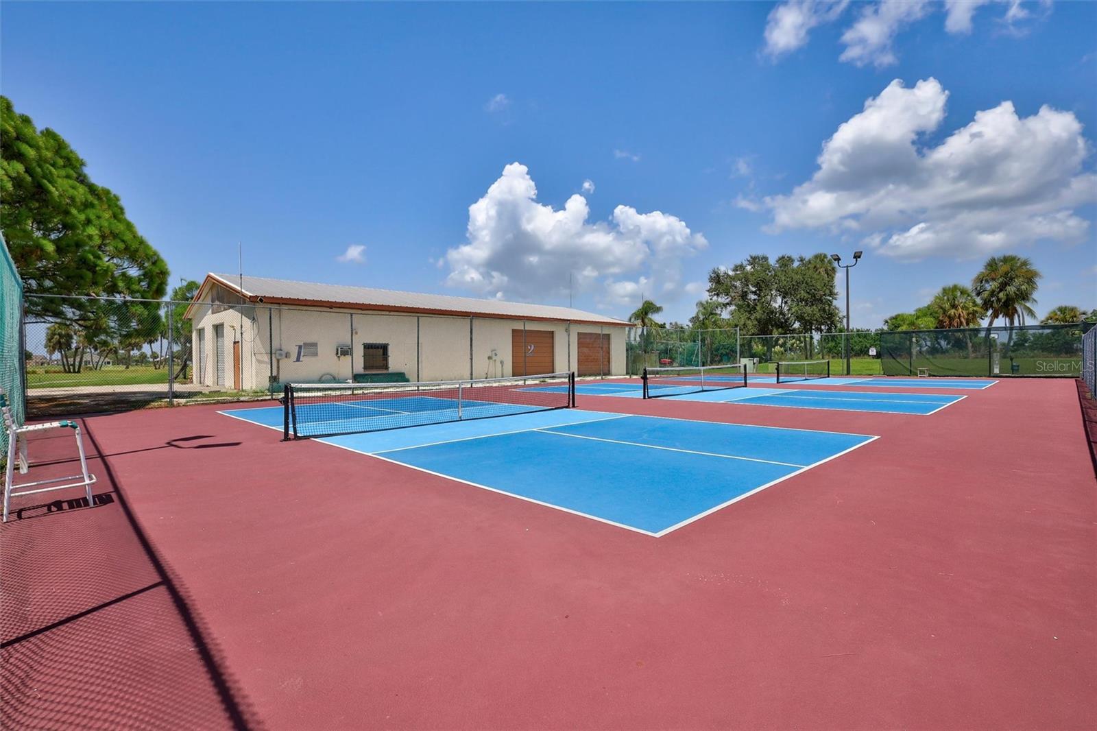 BAY CLUB PH II - Residential