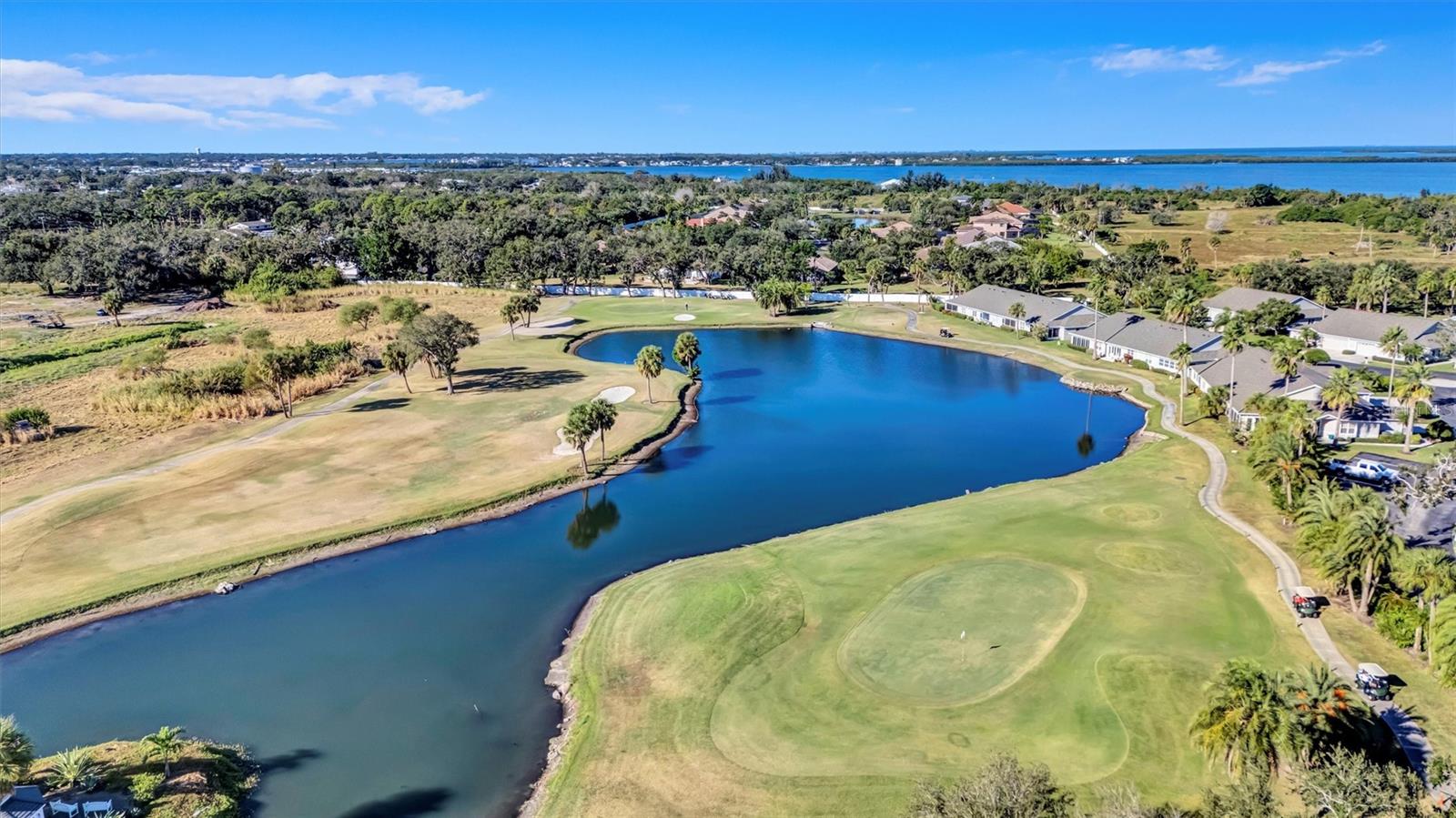 BAY CLUB PH II - Residential