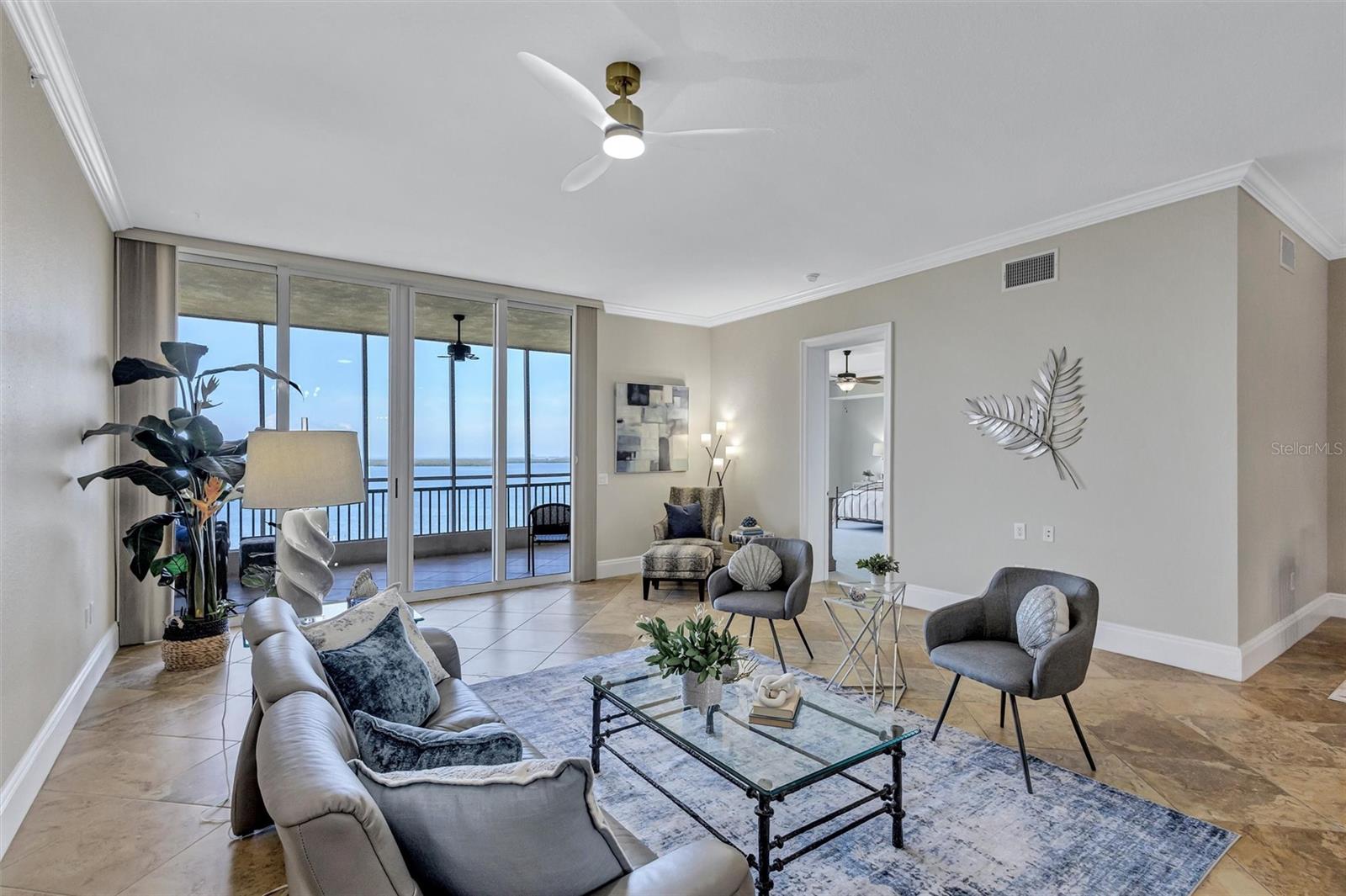 BAY CLUB PH II - Residential
