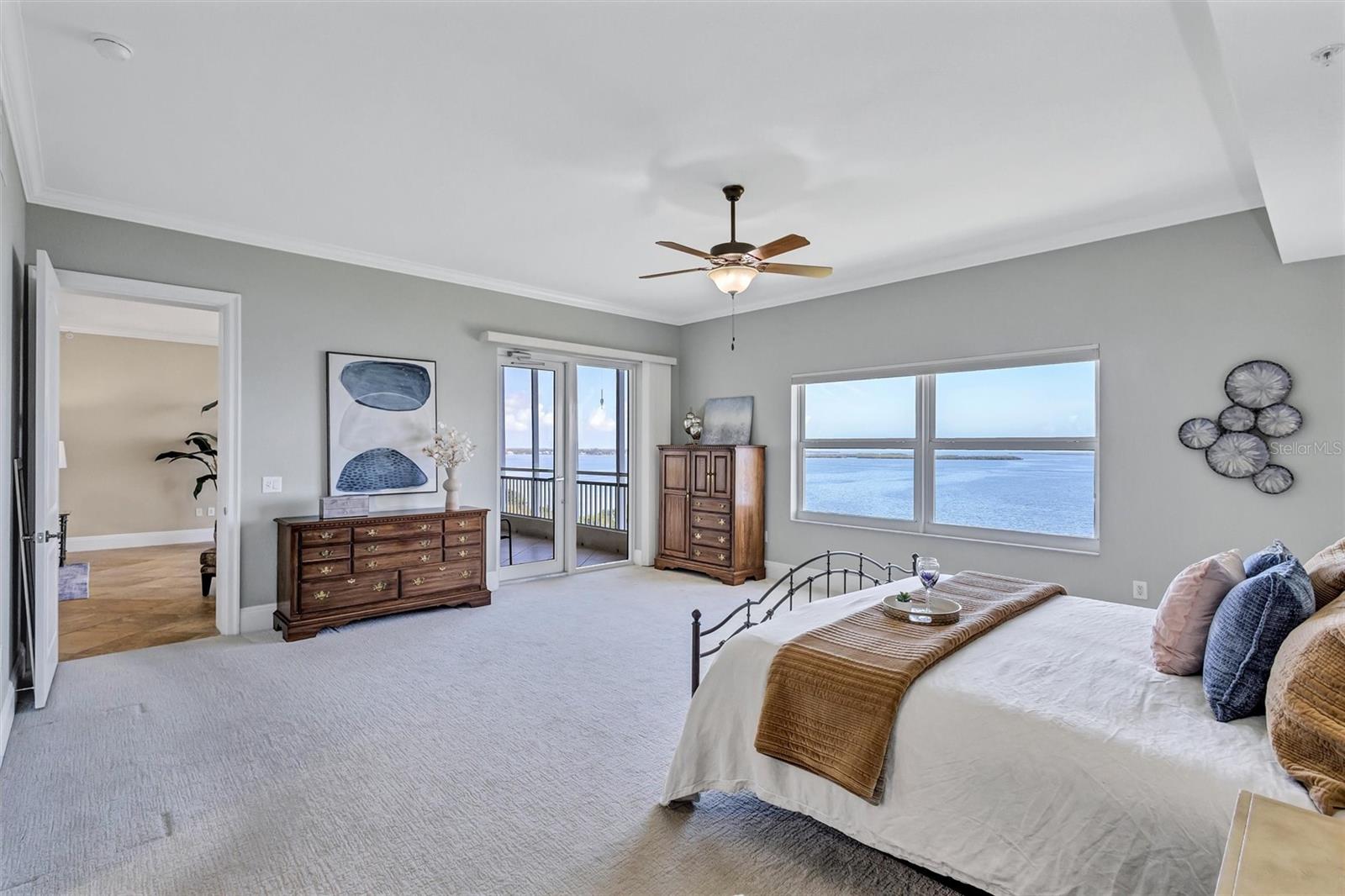 BAY CLUB PH II - Residential