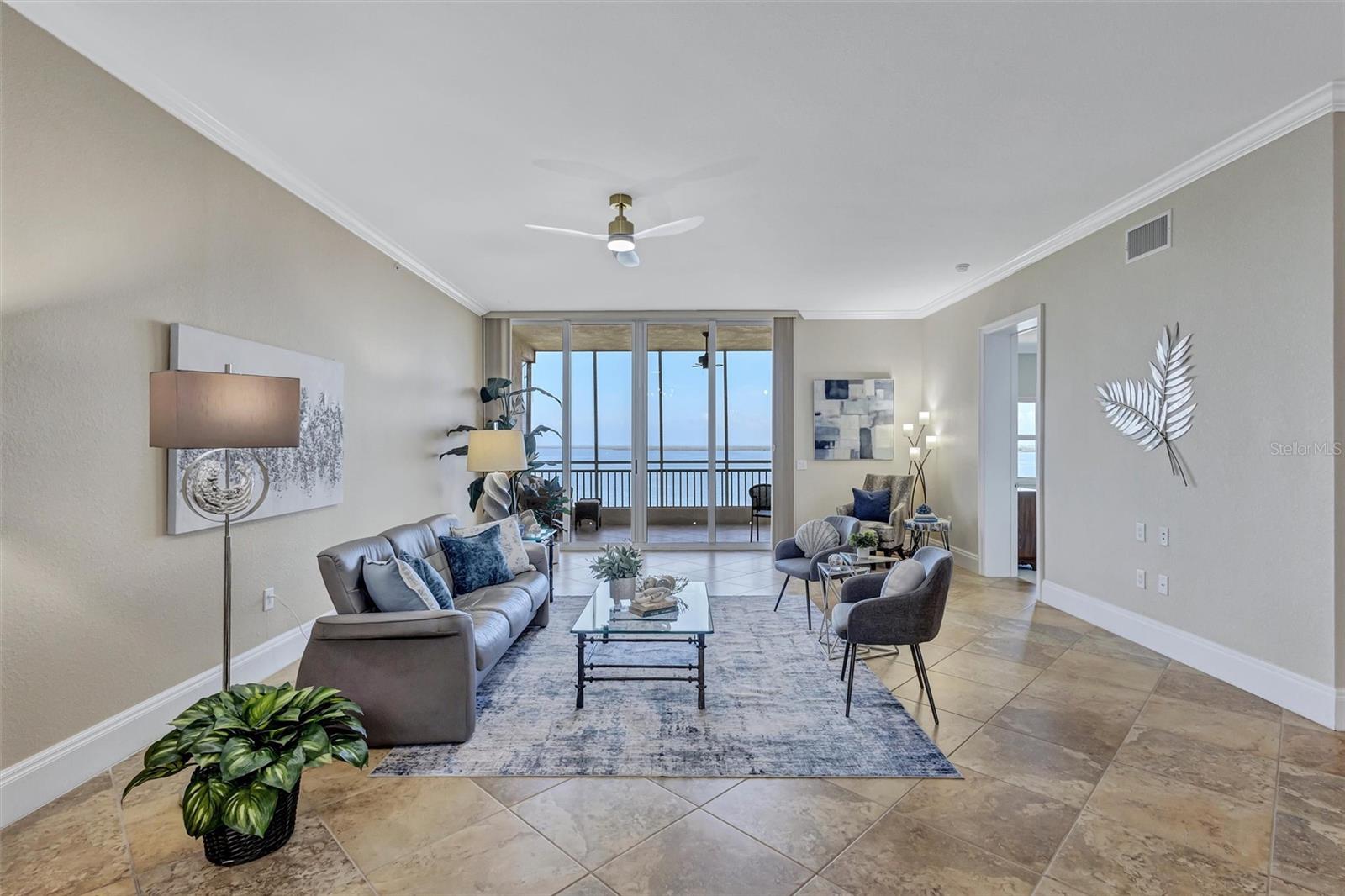BAY CLUB PH II - Residential