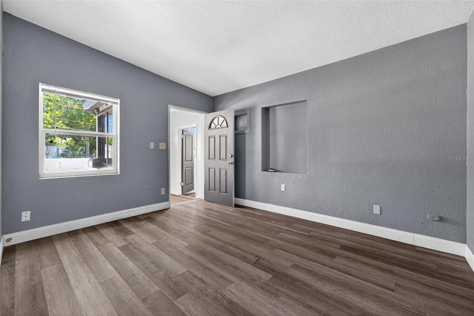 PINE HILLS MANOR 02 - Commercial Sale