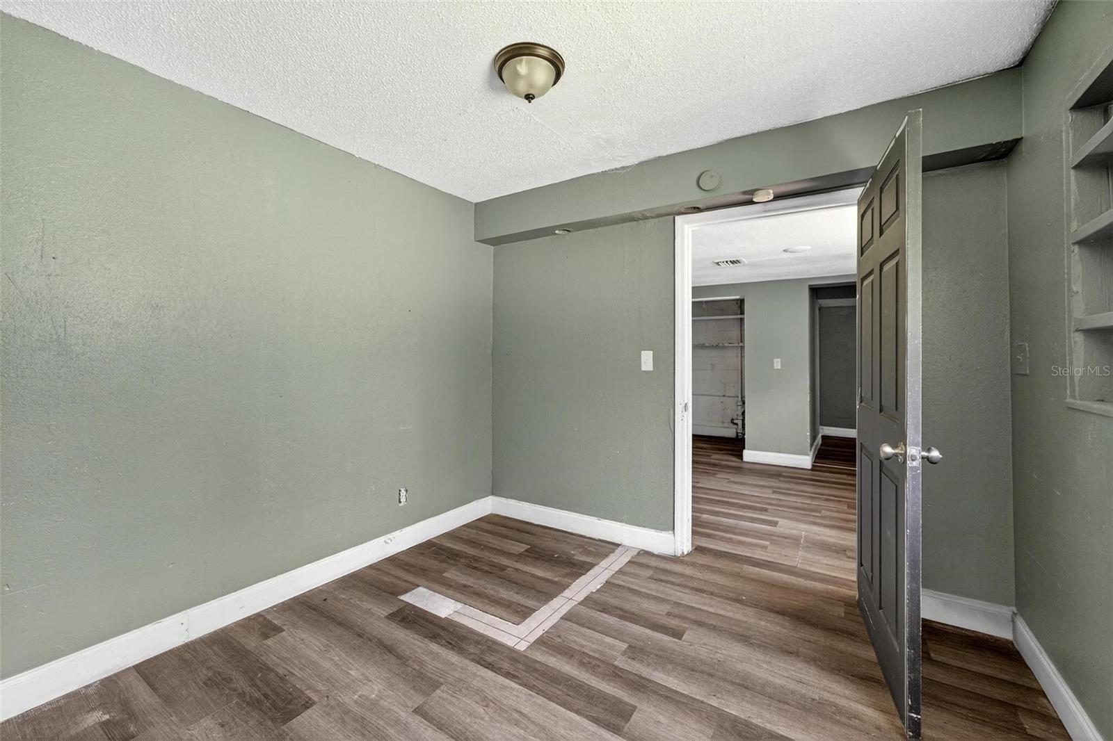 PINE HILLS MANOR 02 - Commercial Sale