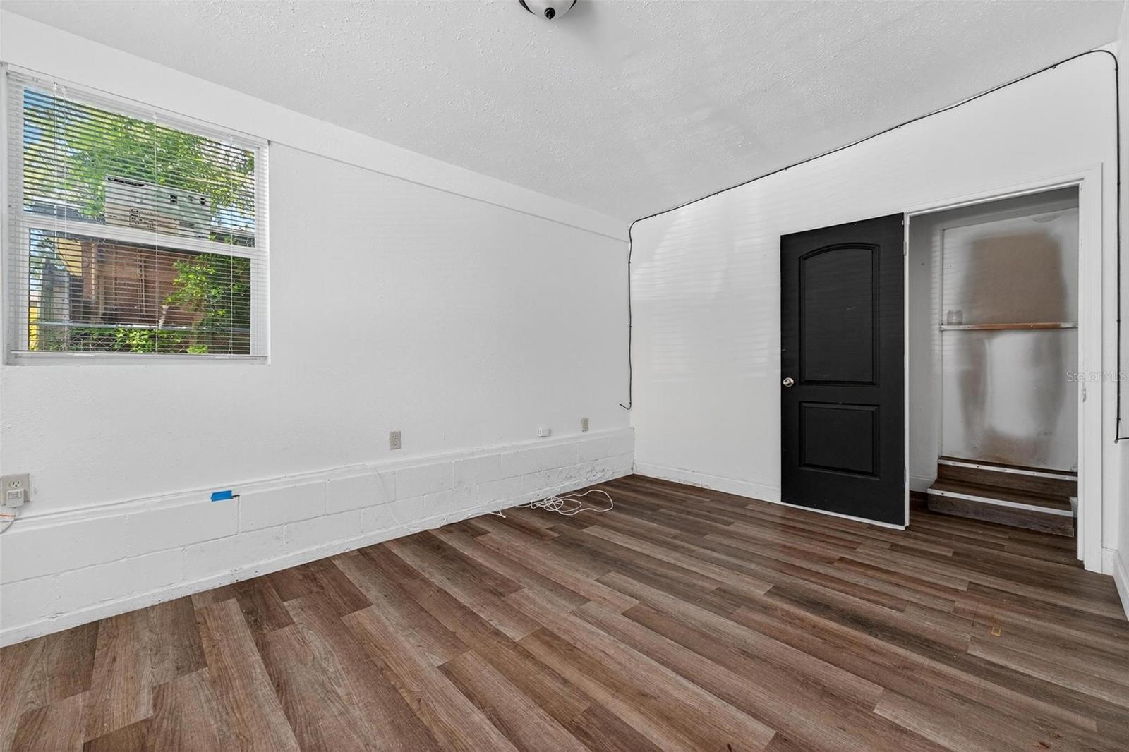 PINE HILLS MANOR 02 - Commercial Sale