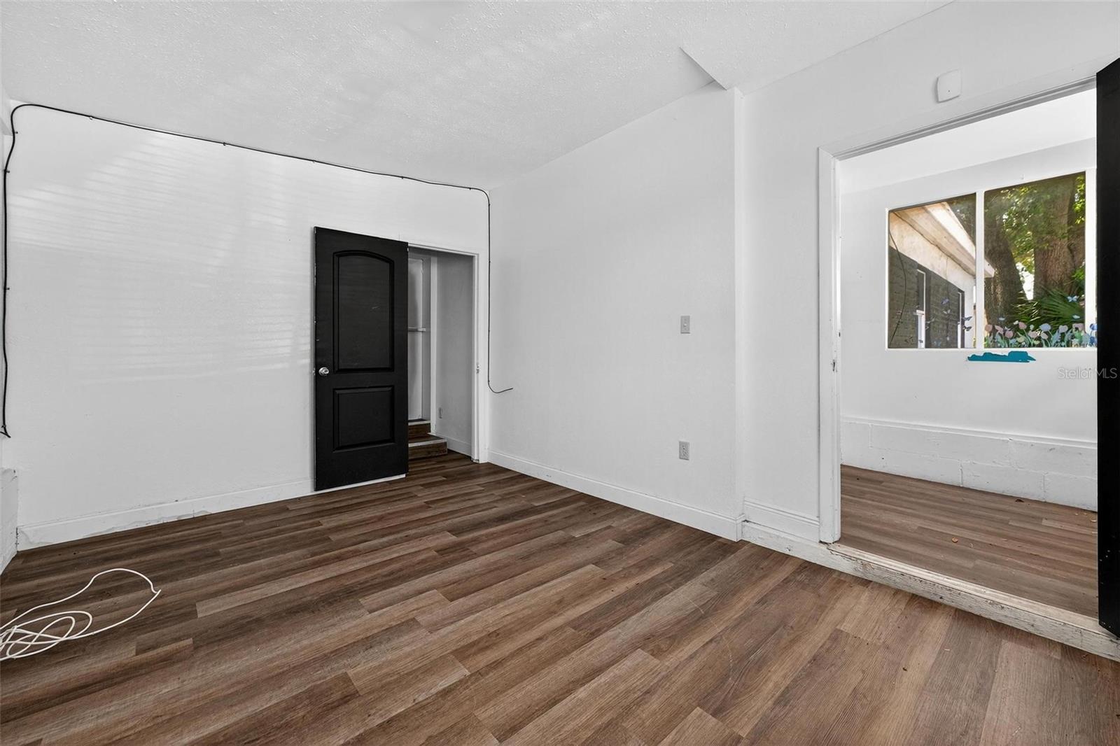 PINE HILLS MANOR 02 - Commercial Sale