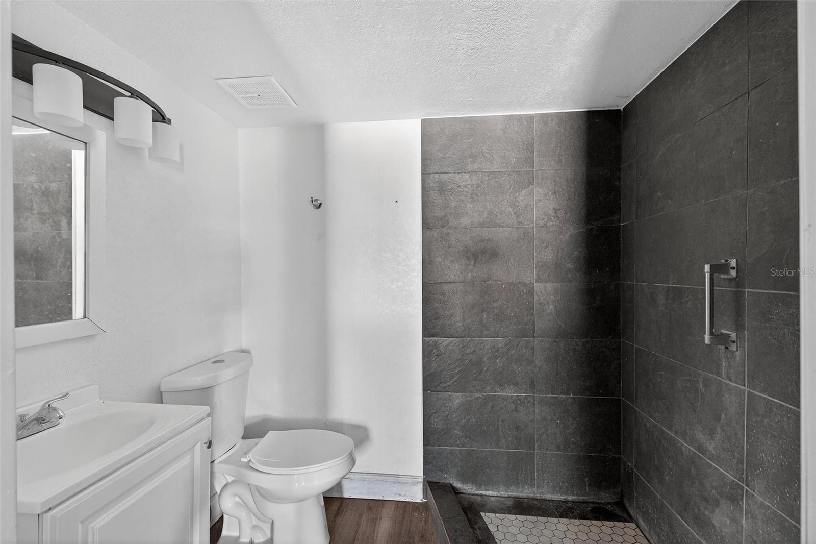 PINE HILLS MANOR 02 - Commercial Sale