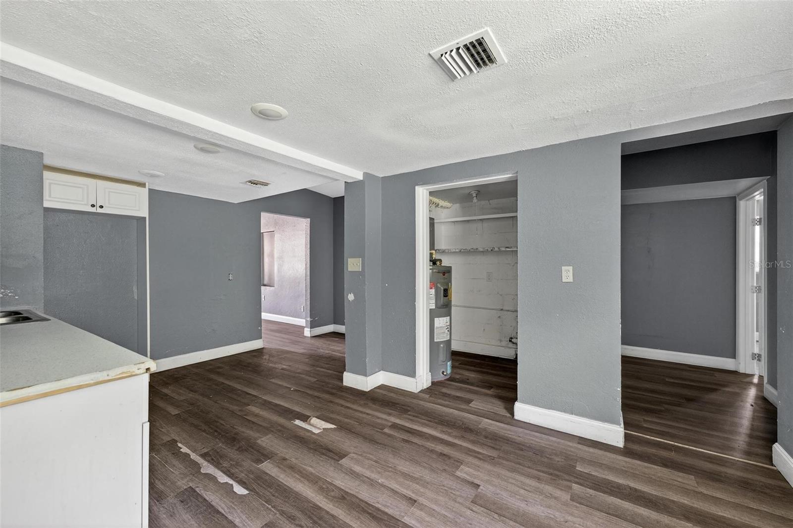 PINE HILLS MANOR 02 - Commercial Sale