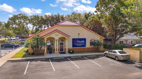 Tiny photo for 700 Doctors Court, Leesburg, FL 34748 (MLS # G5081840)