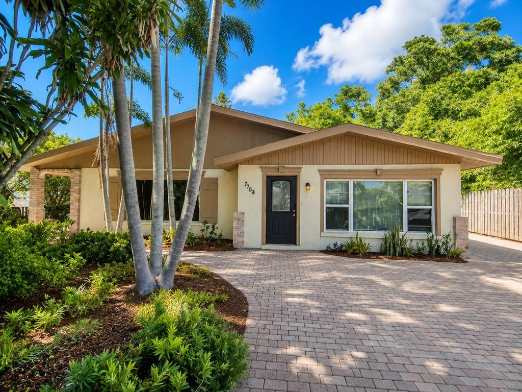 Photo of 7708 2nd Avenue W, Bradenton, FL 34209 (MLS # O6427532)