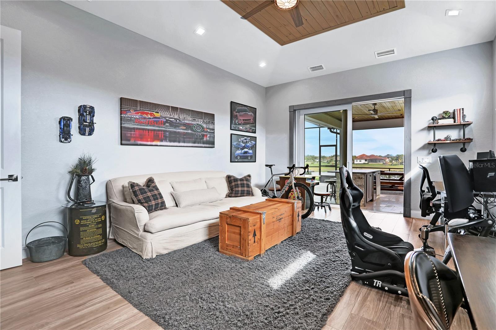 EMERALD PALMS - Residential