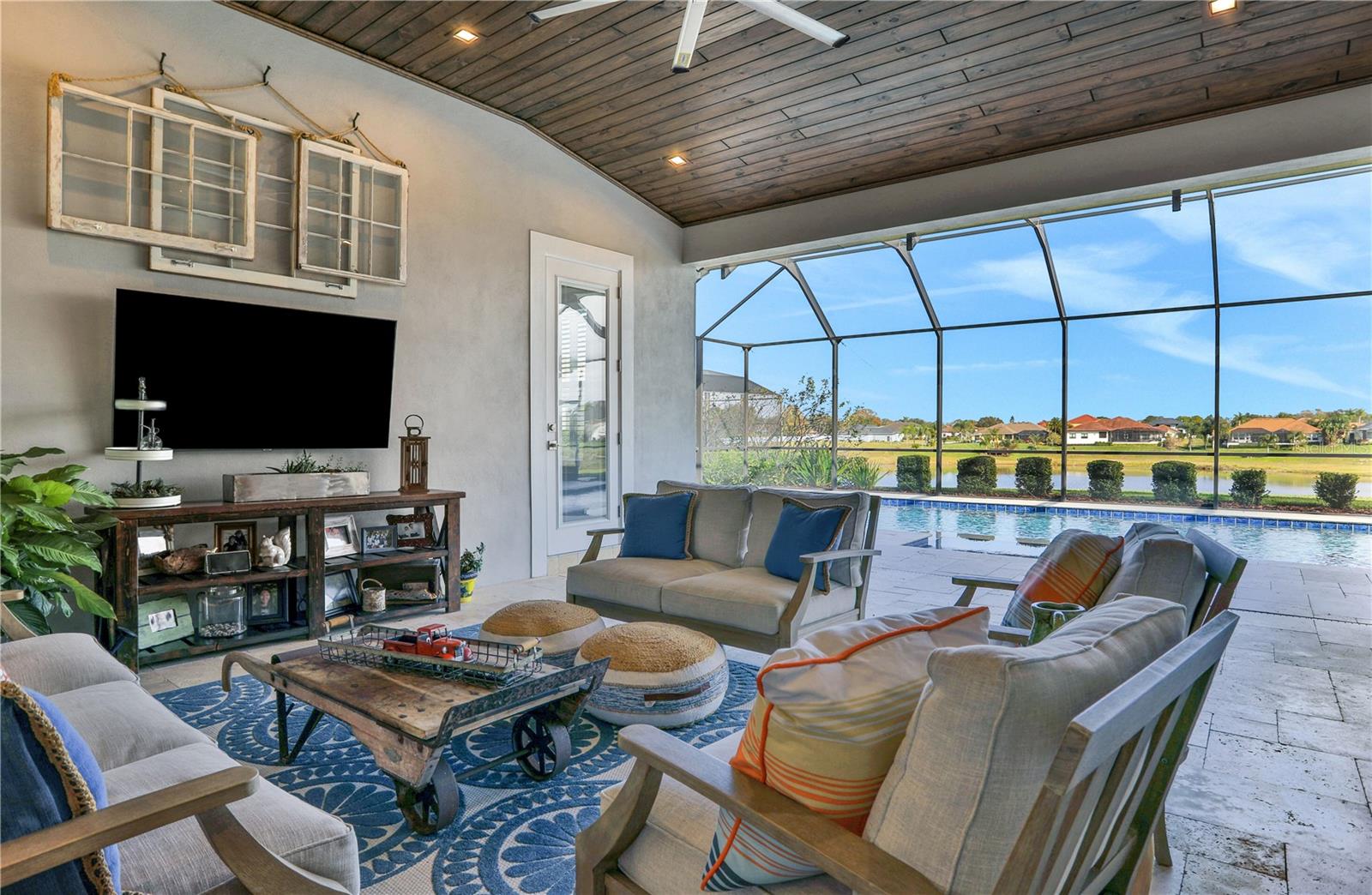 EMERALD PALMS - Residential