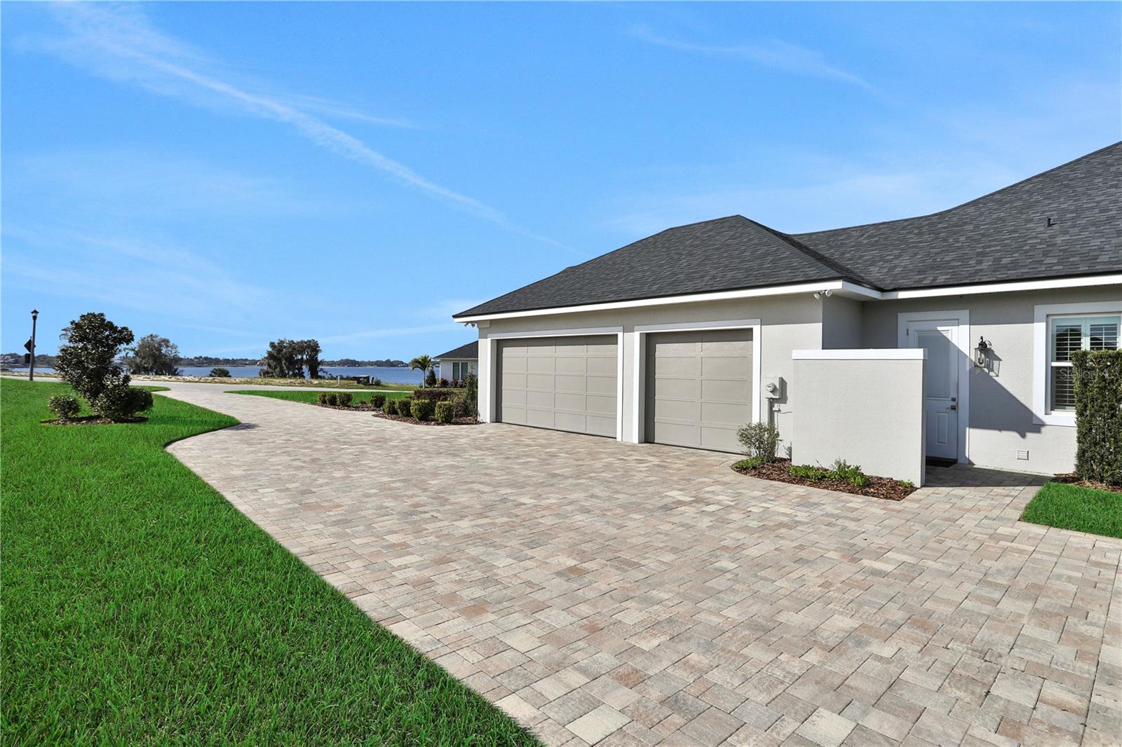 EMERALD PALMS - Residential