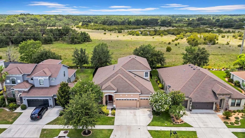 Photo of 32624 Summerglade Drive, Wesley Chapel, FL 33545 (MLS # TB8395789)