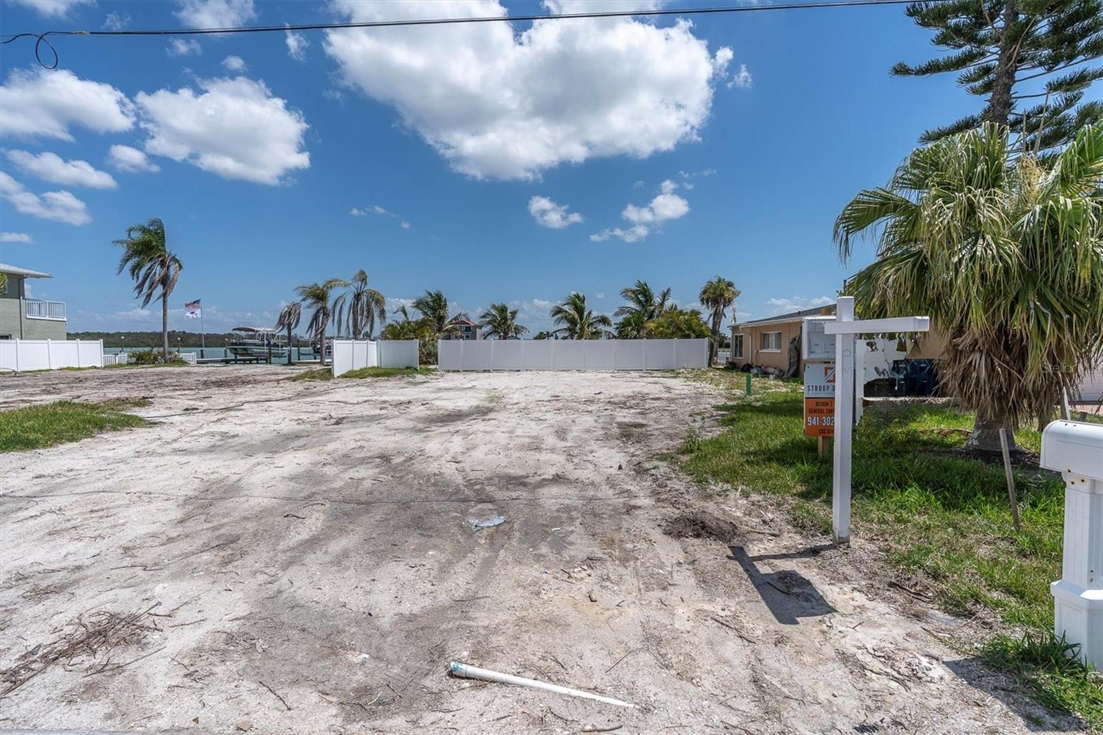 CRYSTAL ISLAND - Residential