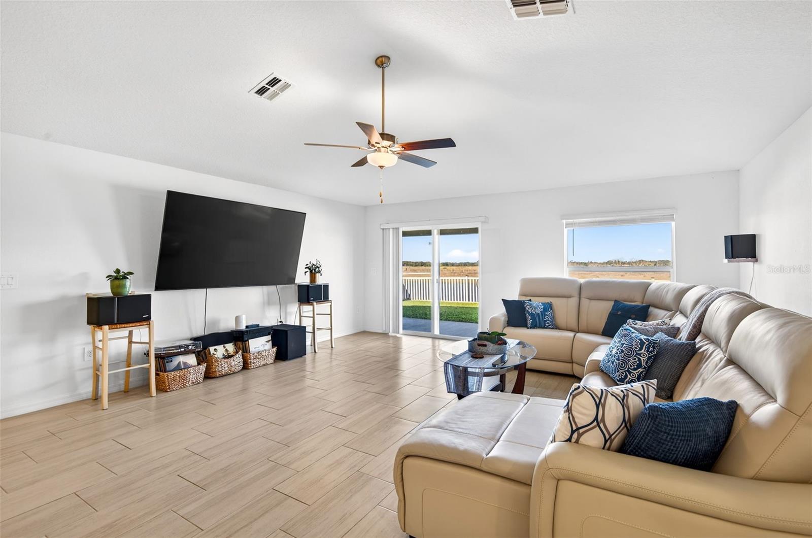 15217 ZIRCON RED DRIVE