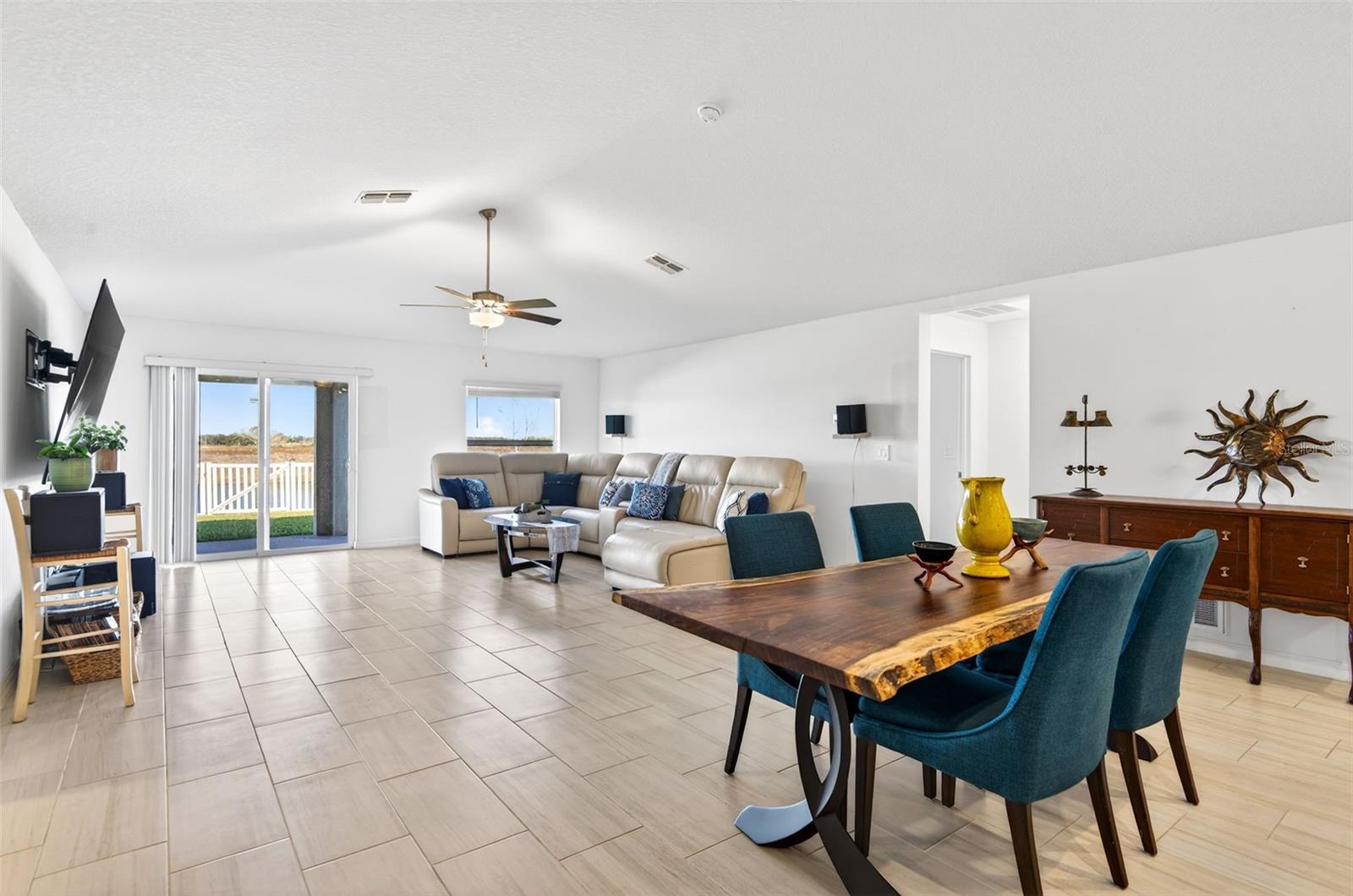 15217 ZIRCON RED DRIVE