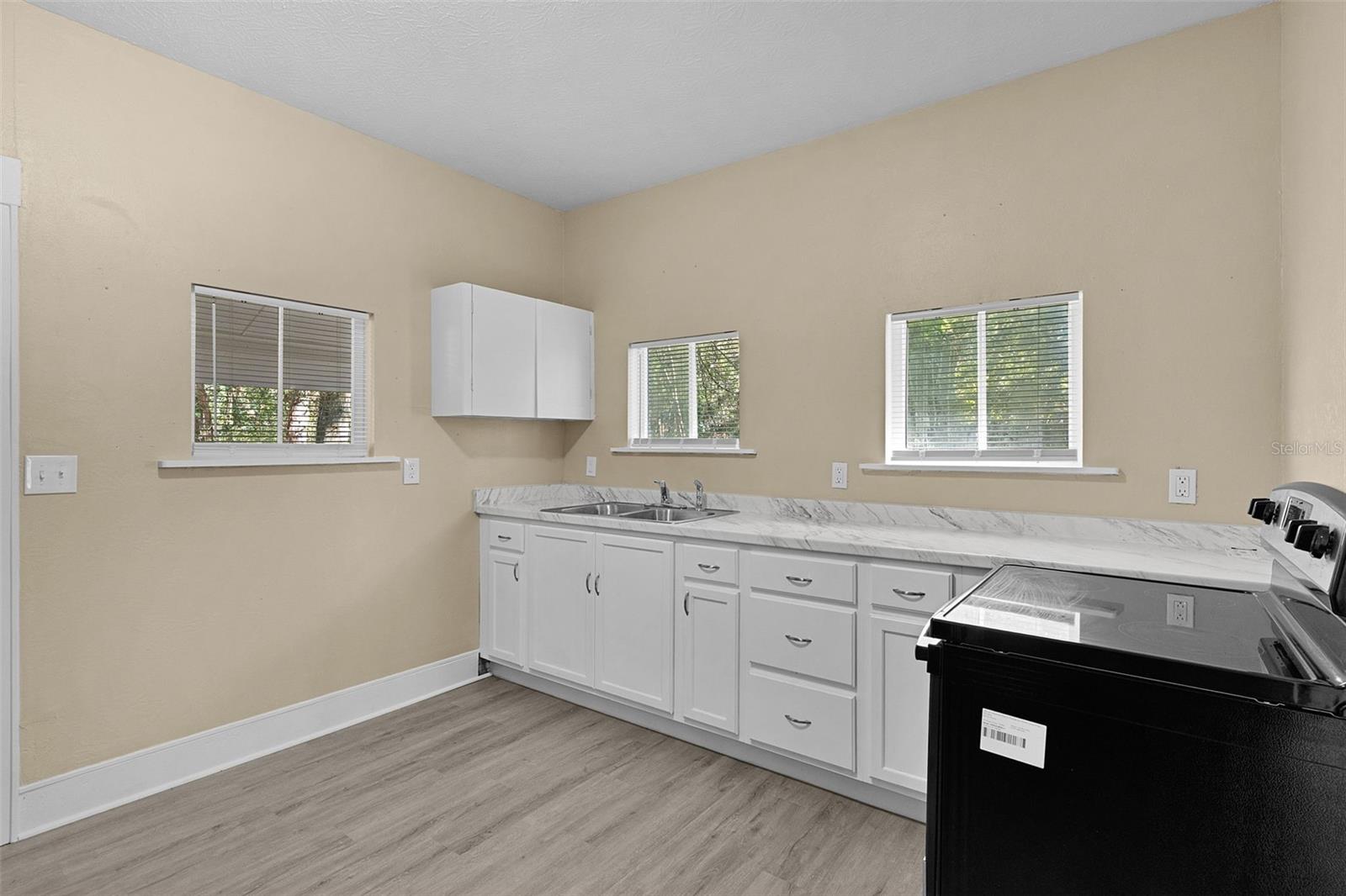 REGAL PARK - Residential