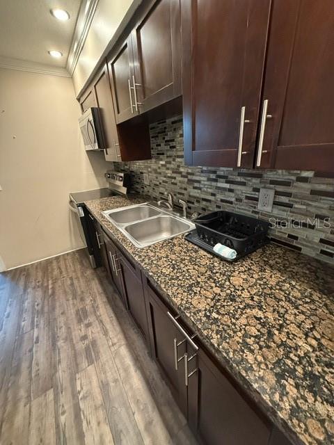 ROOSEVELT GROVES - Residential Lease