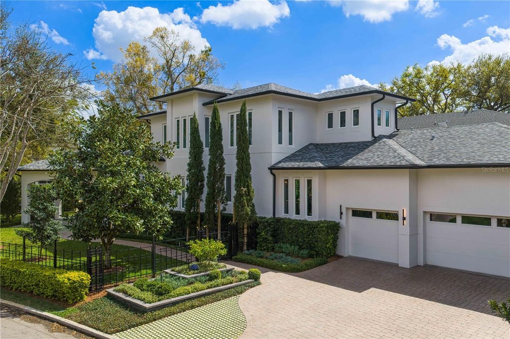 Photo of 616 Marmora Avenue, Tampa, FL 33606 (MLS # TB8481002)