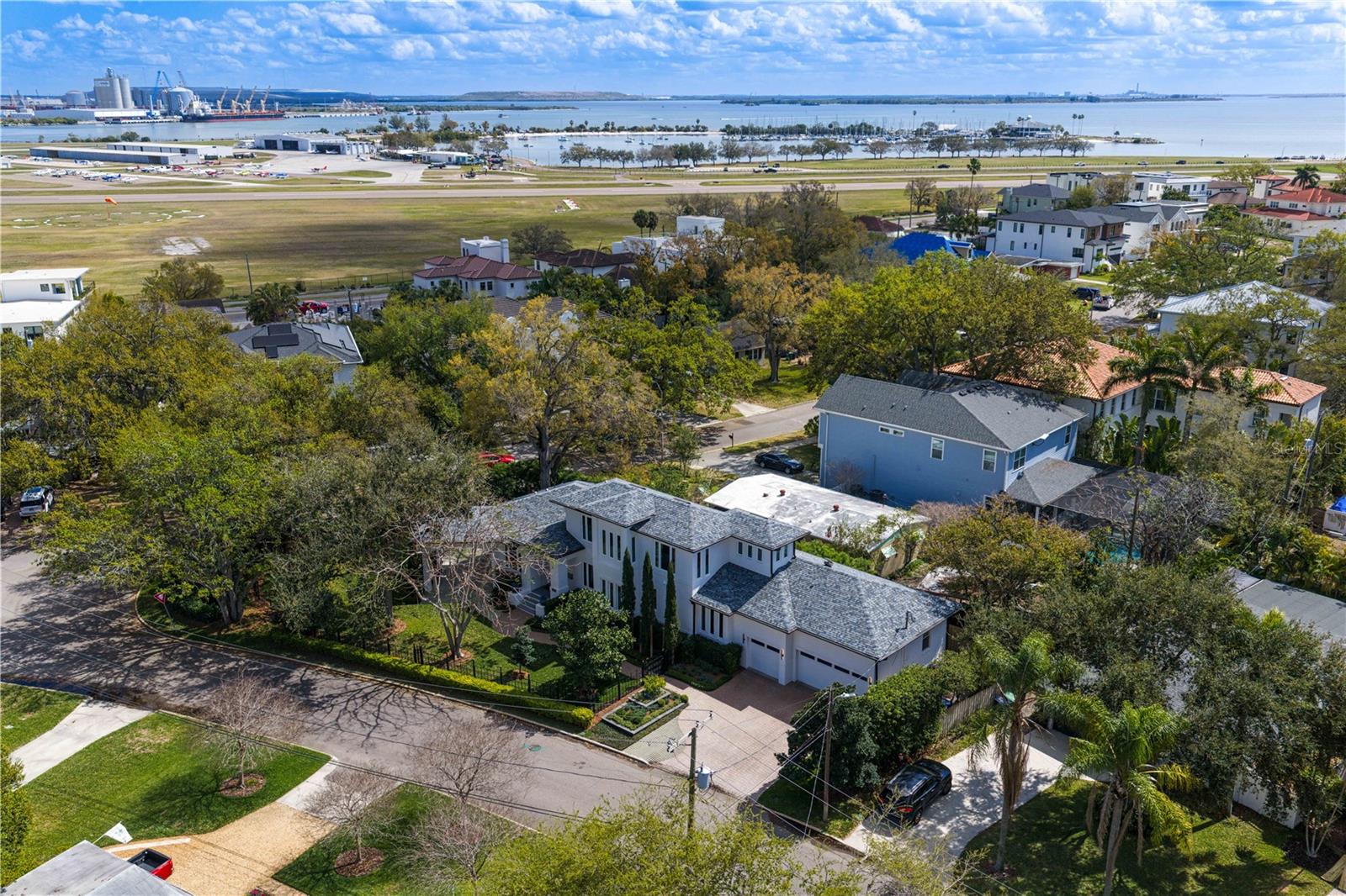 DAVIS ISLANDS PB10 PG52 TO 57 - Residential