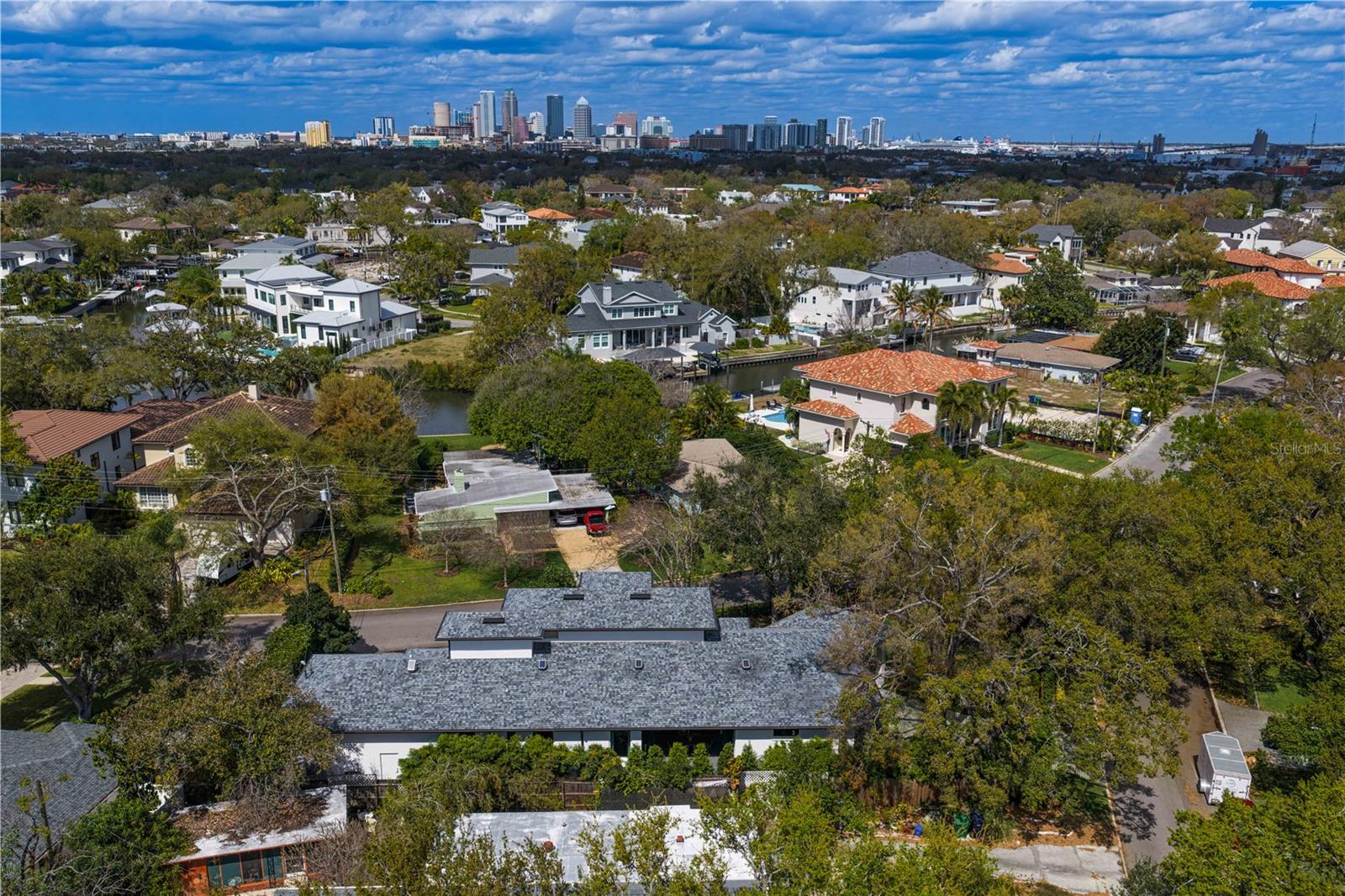 DAVIS ISLANDS PB10 PG52 TO 57 - Residential