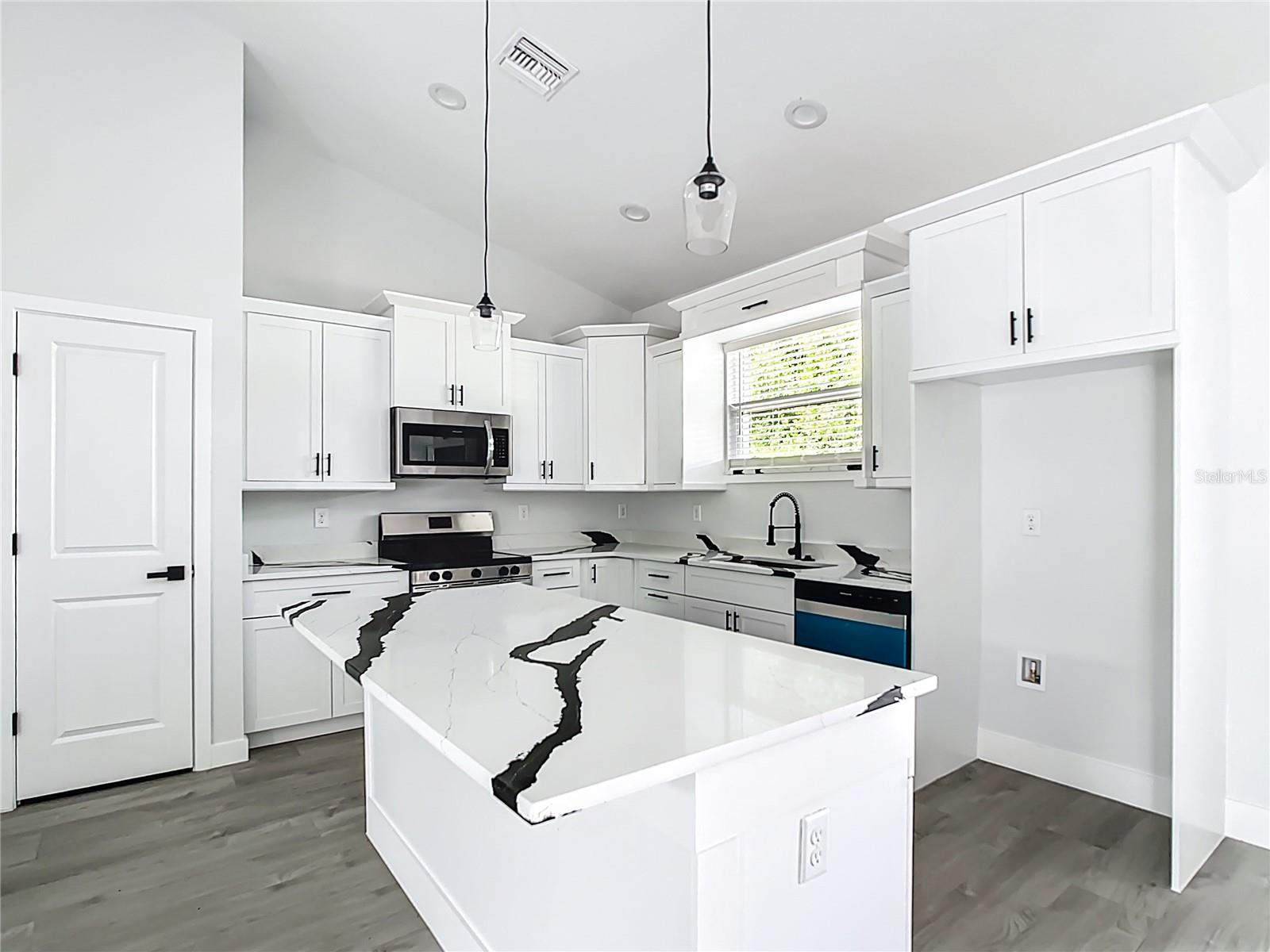 MARION OAKS - Residential