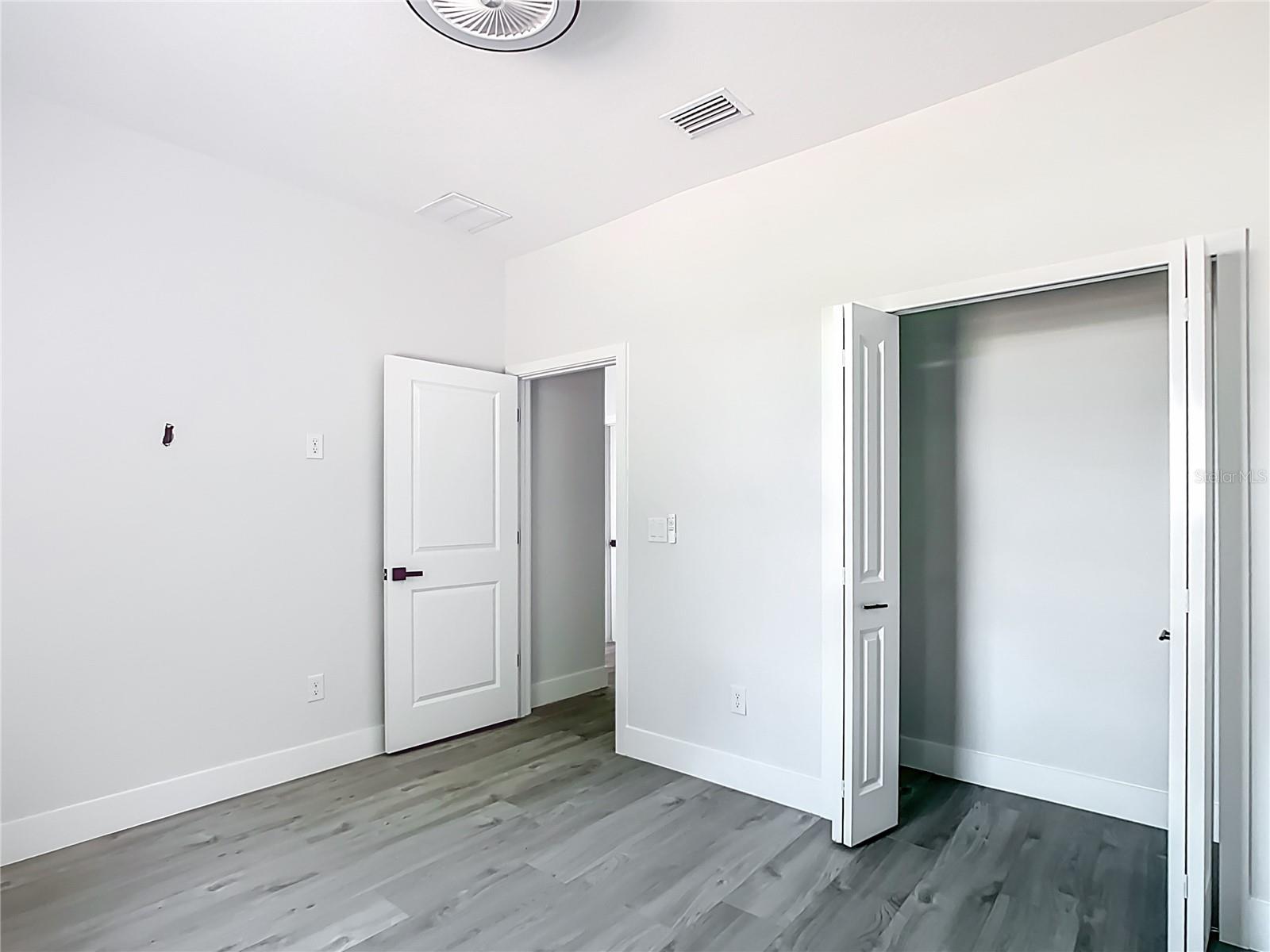 MARION OAKS - Residential