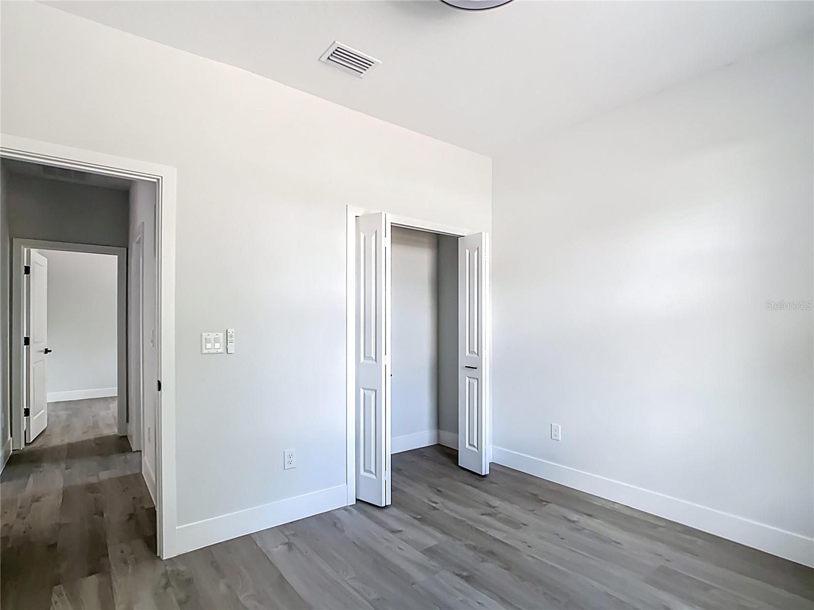 MARION OAKS - Residential