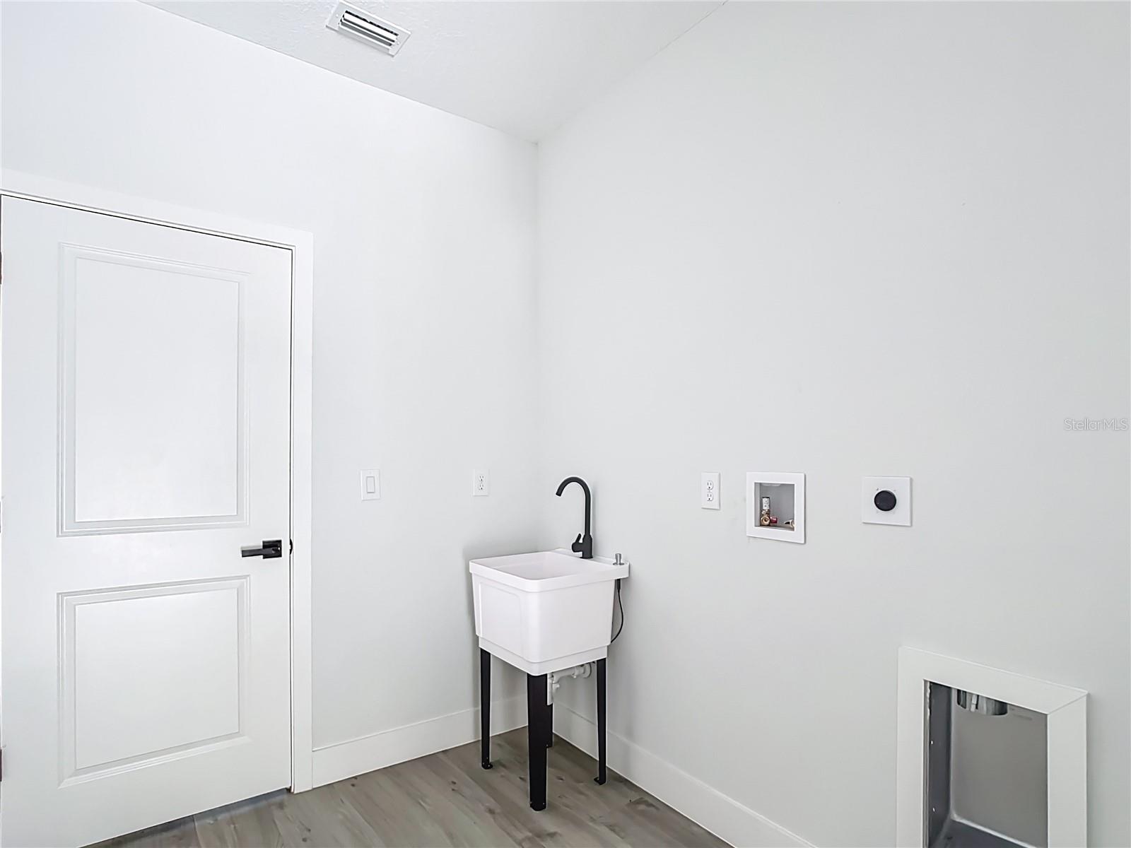 MARION OAKS - Residential