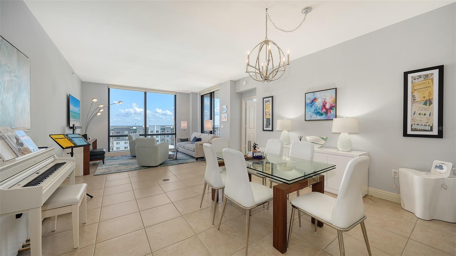 PLAZA AT 05 POINTS RESIDENCES - Residential