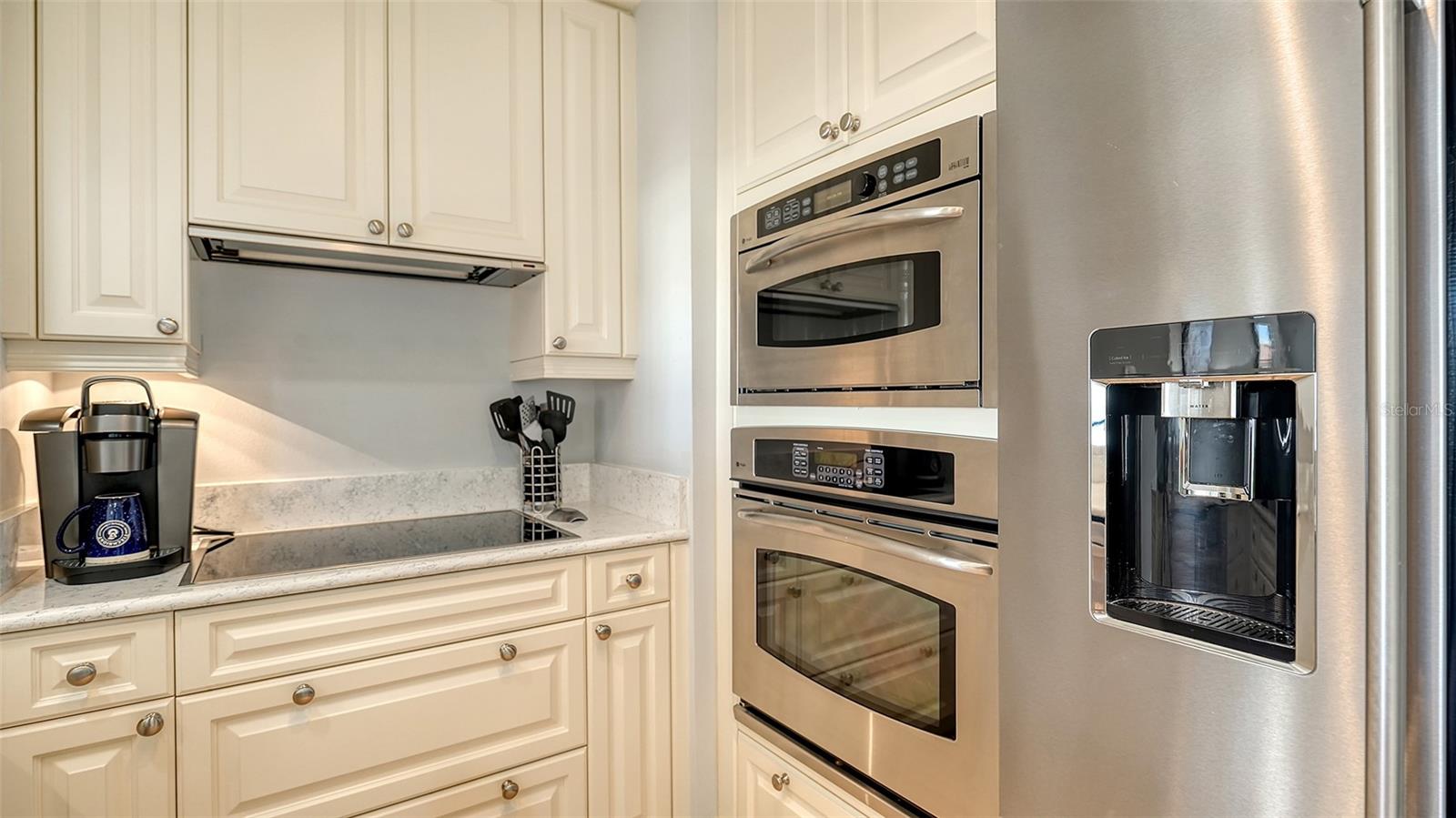 PLAZA AT 05 POINTS RESIDENCES - Residential