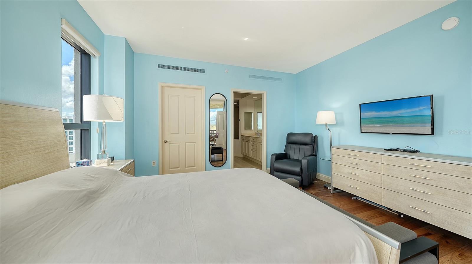 PLAZA AT 05 POINTS RESIDENCES - Residential