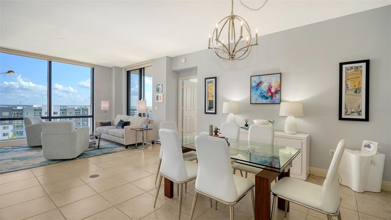 PLAZA AT 05 POINTS RESIDENCES - Residential