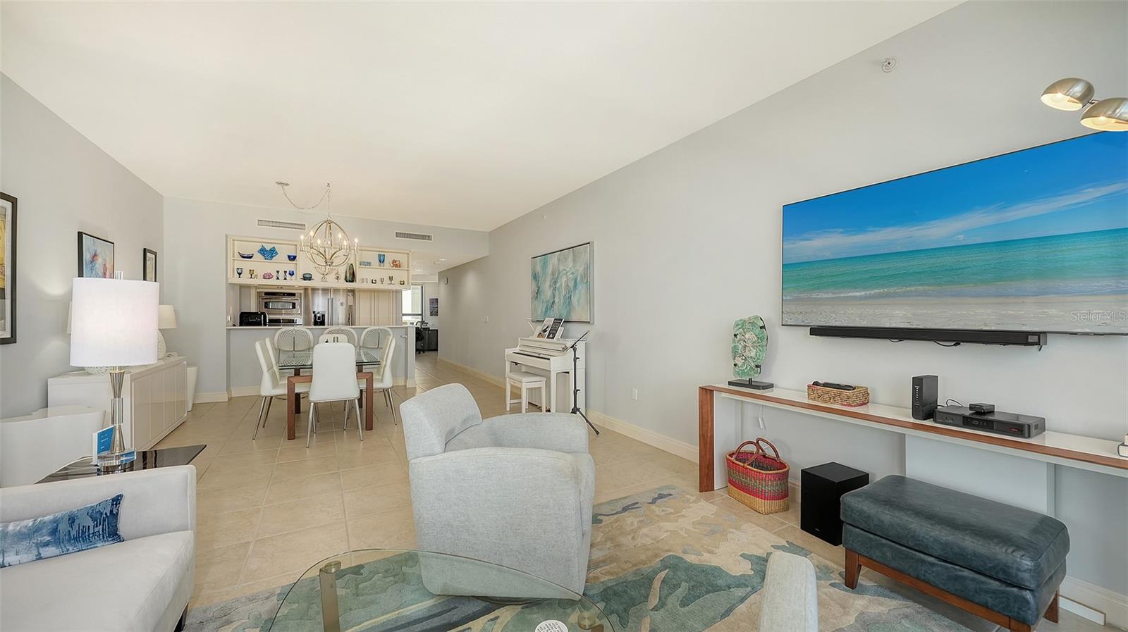 PLAZA AT 05 POINTS RESIDENCES - Residential