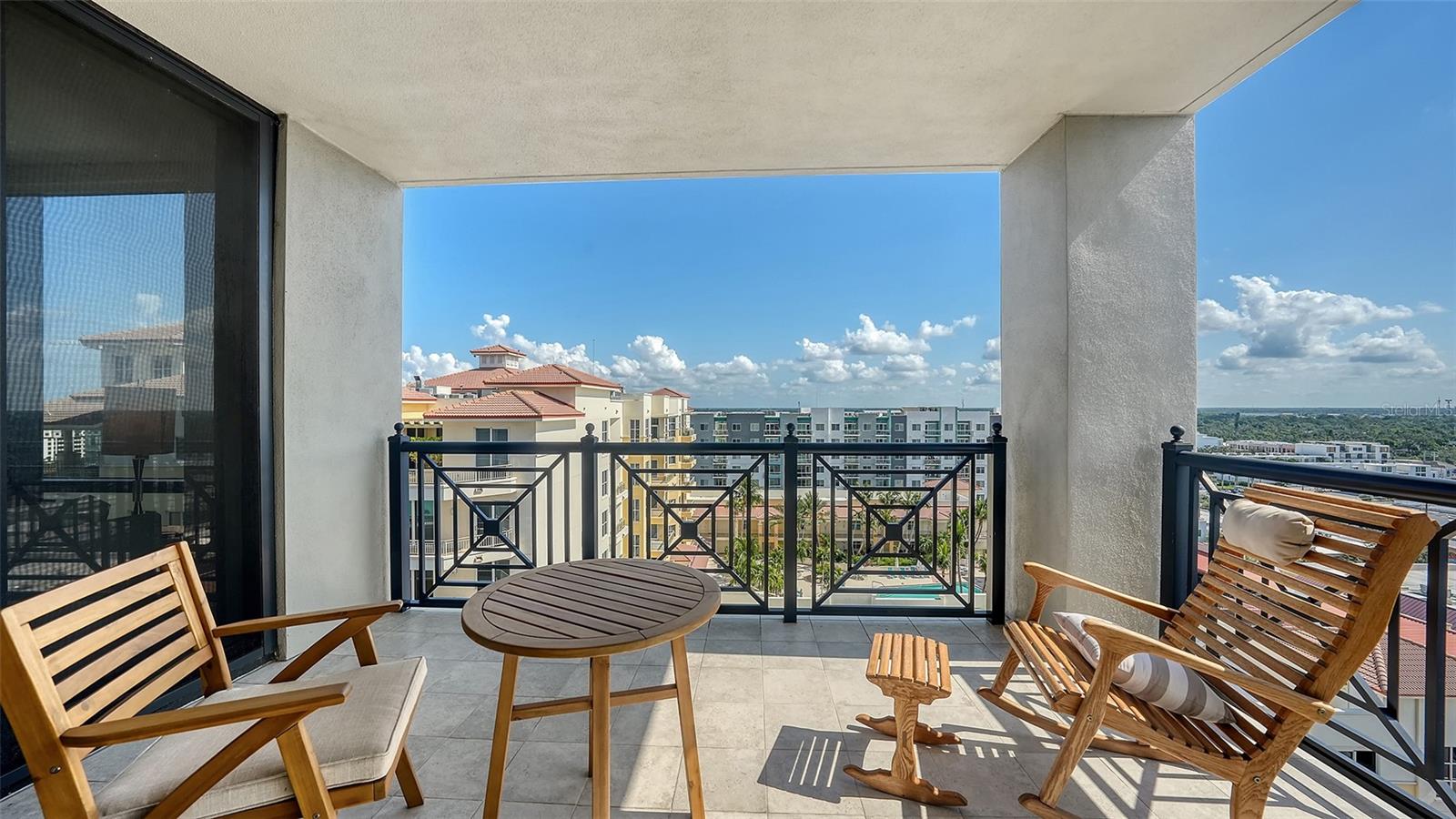 PLAZA AT 05 POINTS RESIDENCES - Residential