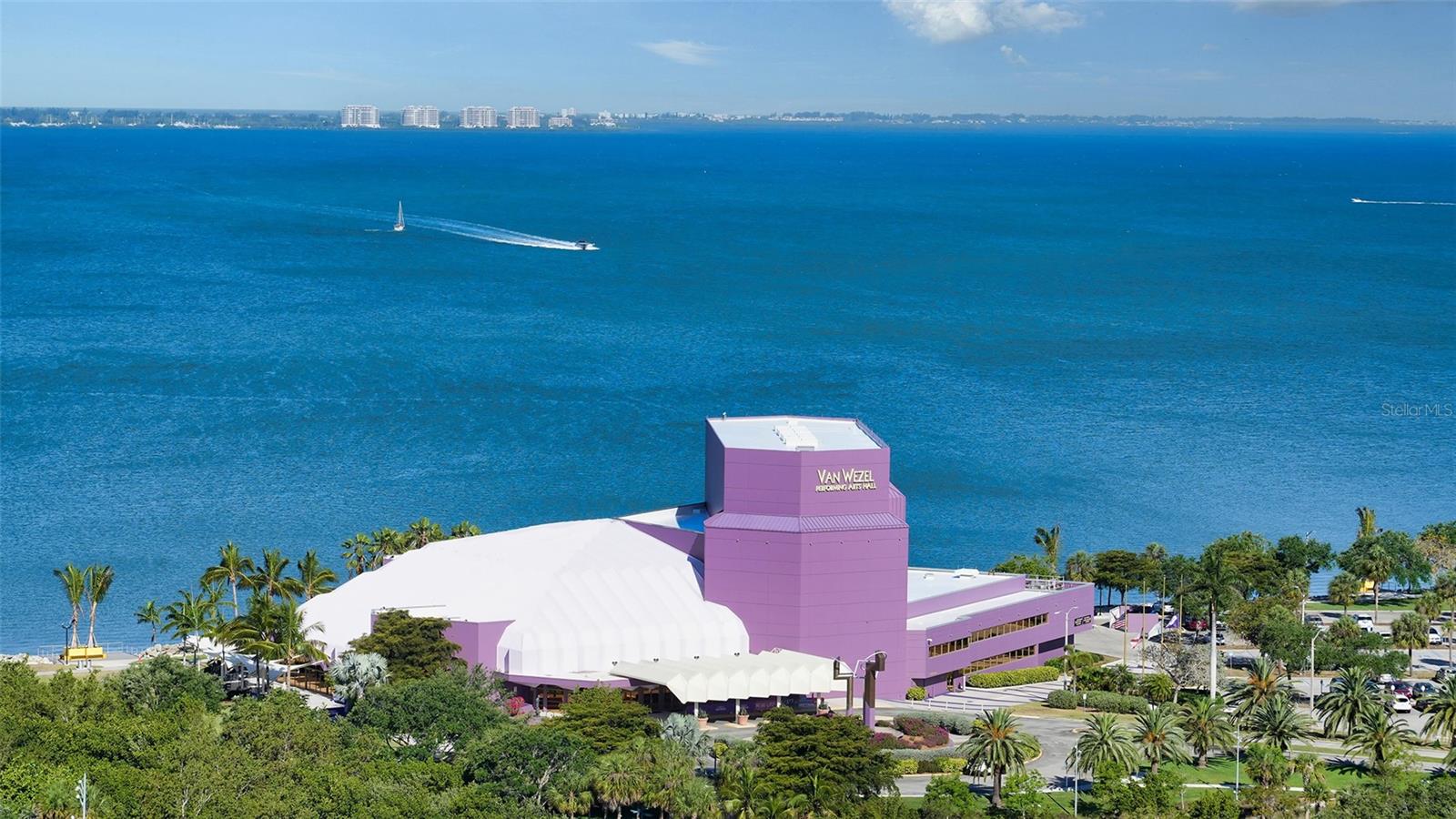 PLAZA AT 05 POINTS RESIDENCES - Residential