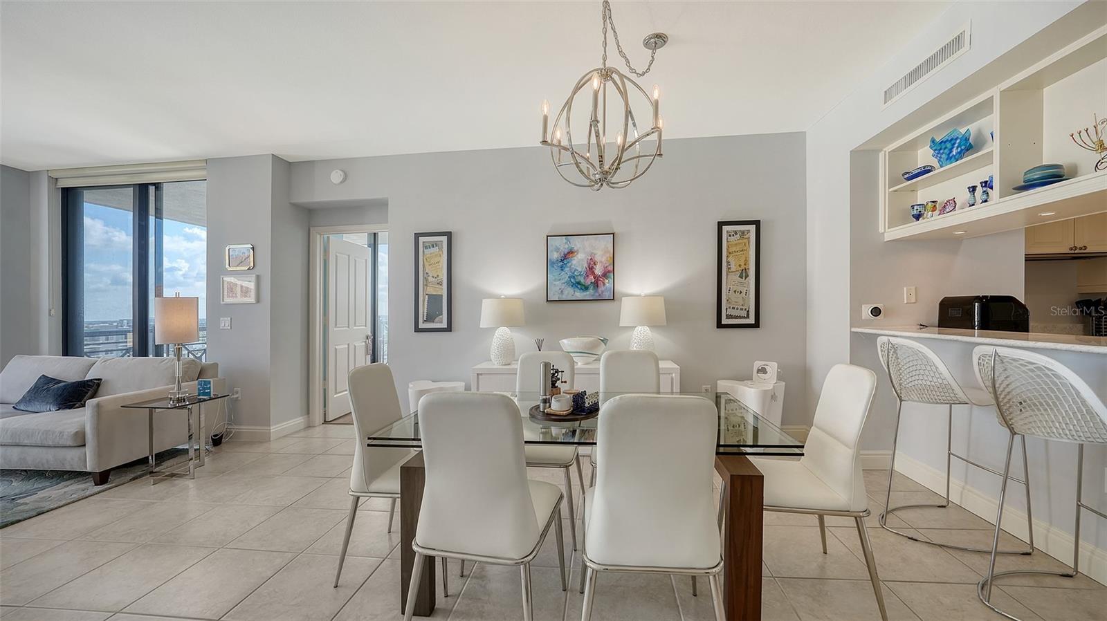 PLAZA AT 05 POINTS RESIDENCES - Residential