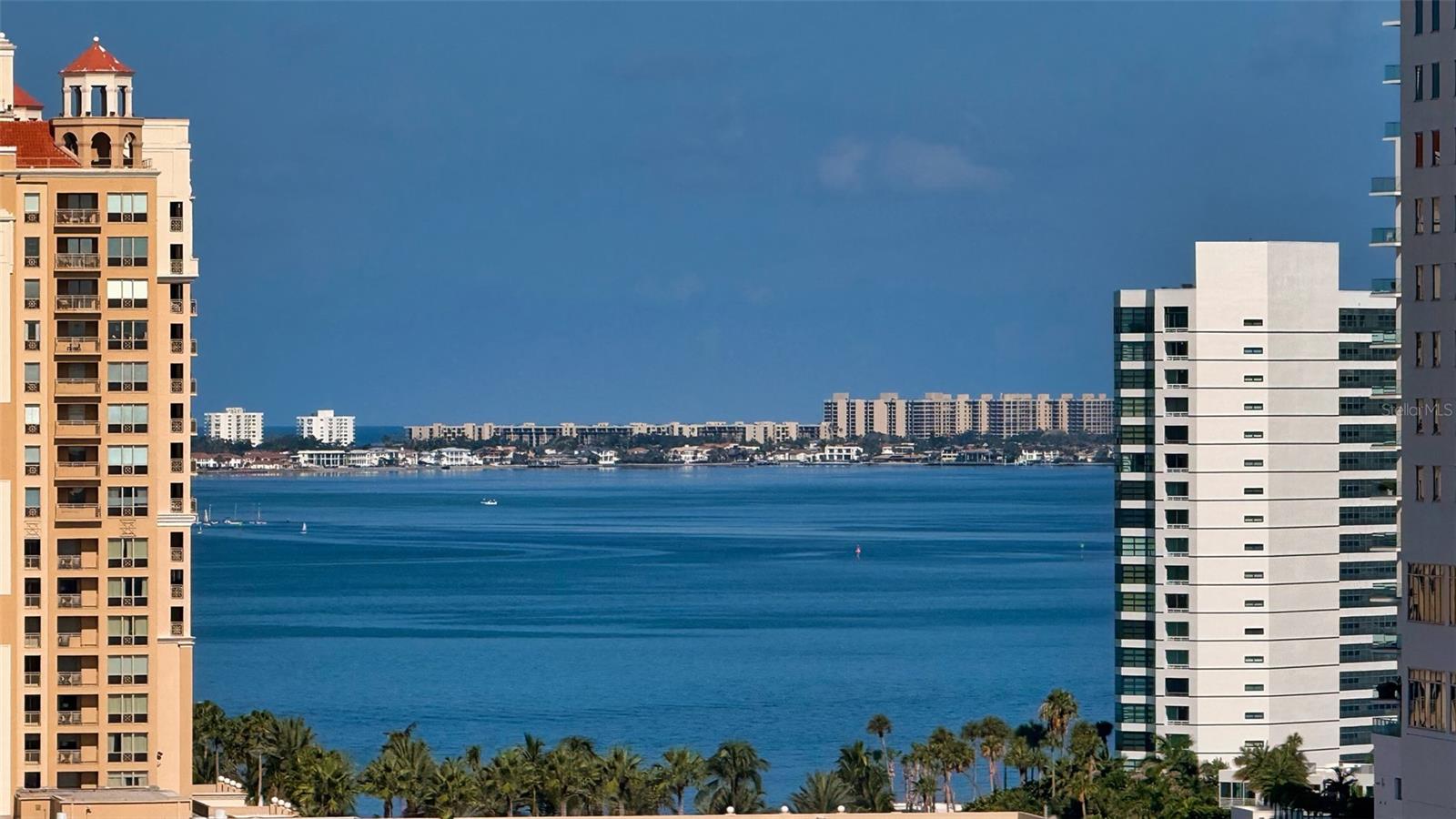 PLAZA AT 05 POINTS RESIDENCES - Residential