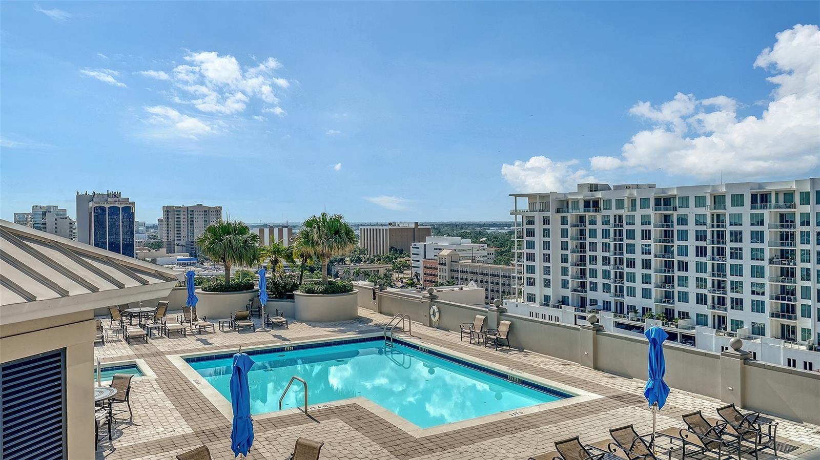 PLAZA AT 05 POINTS RESIDENCES - Residential