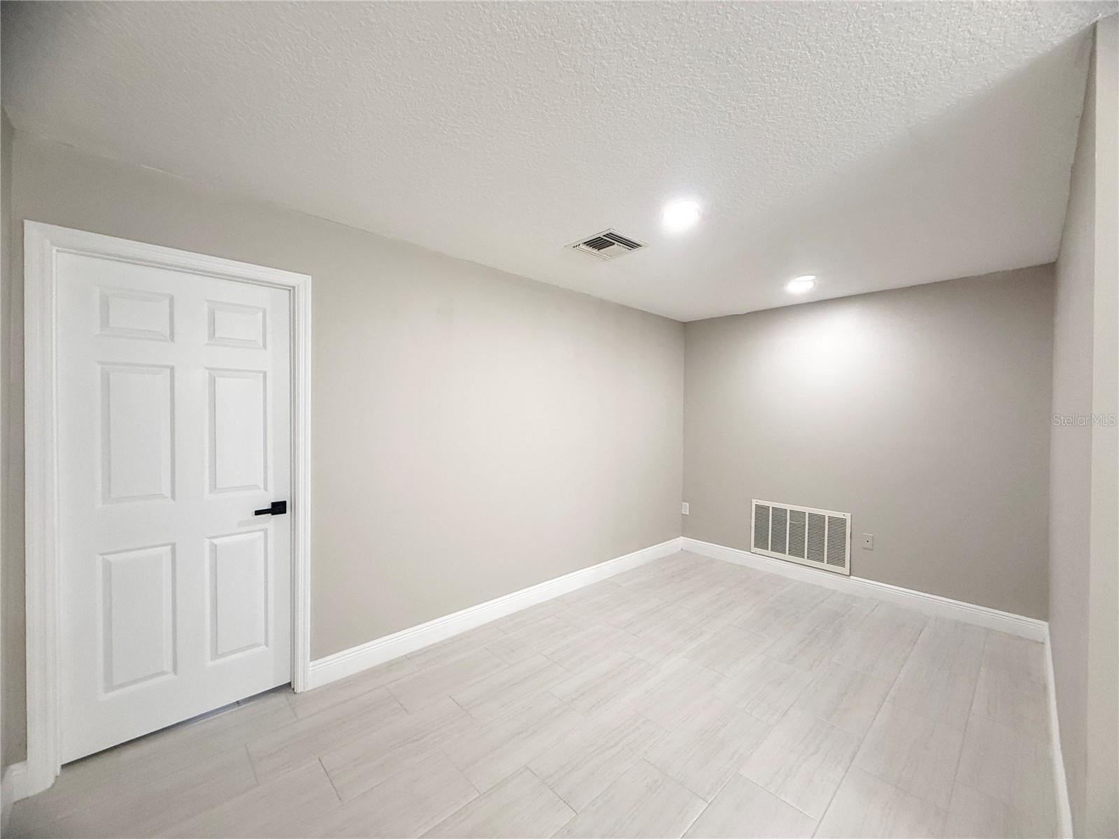 COUNTRY SIDE MANOR - Residential