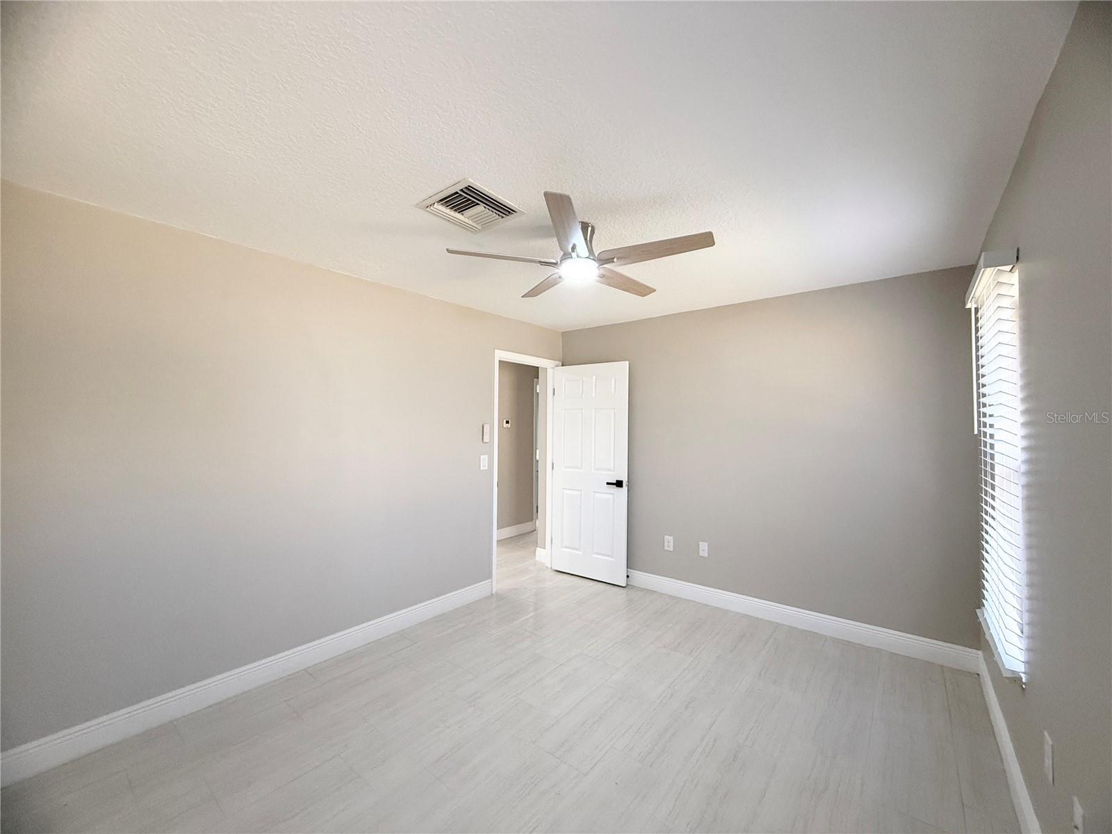 COUNTRY SIDE MANOR - Residential