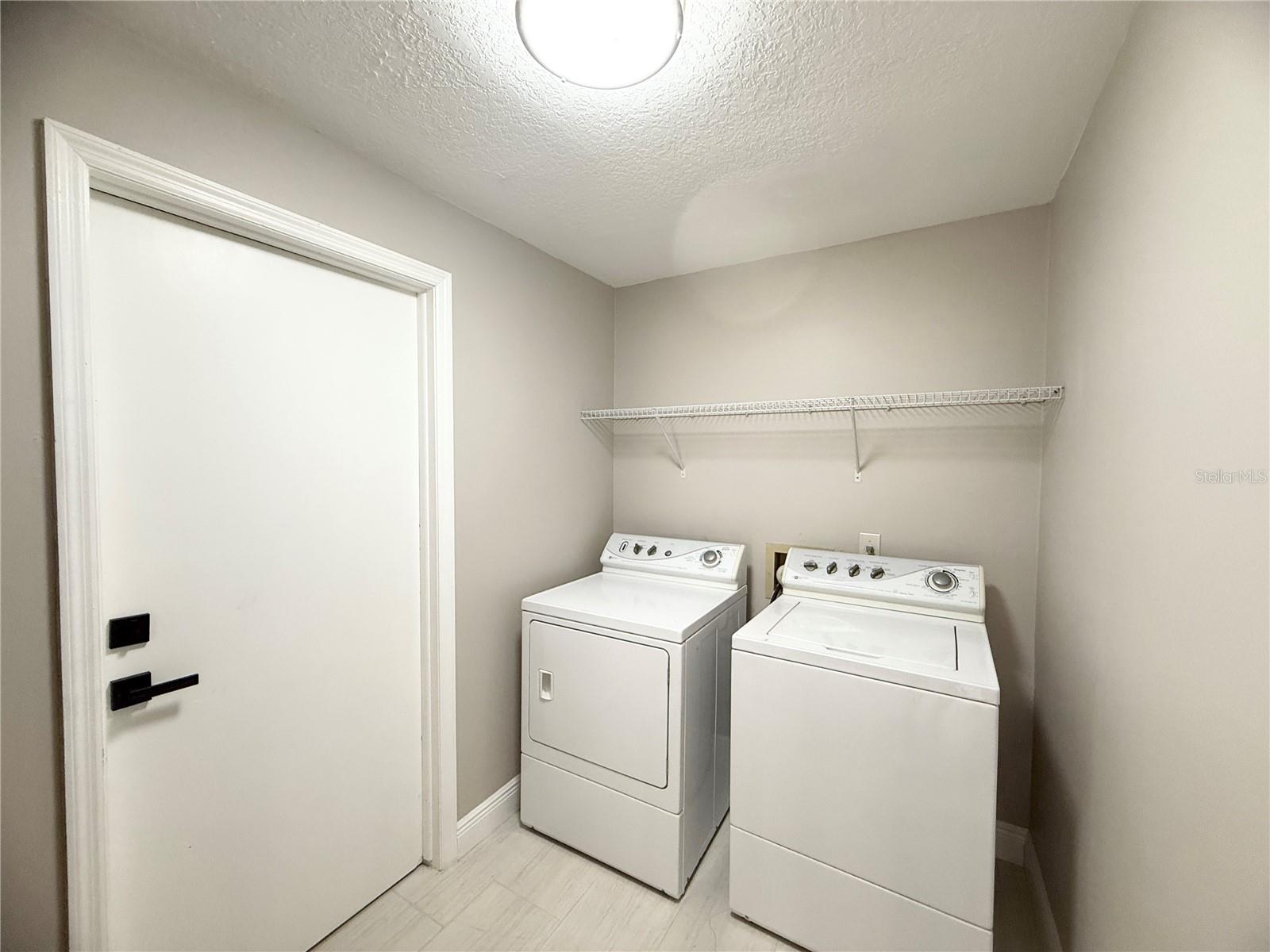 COUNTRY SIDE MANOR - Residential